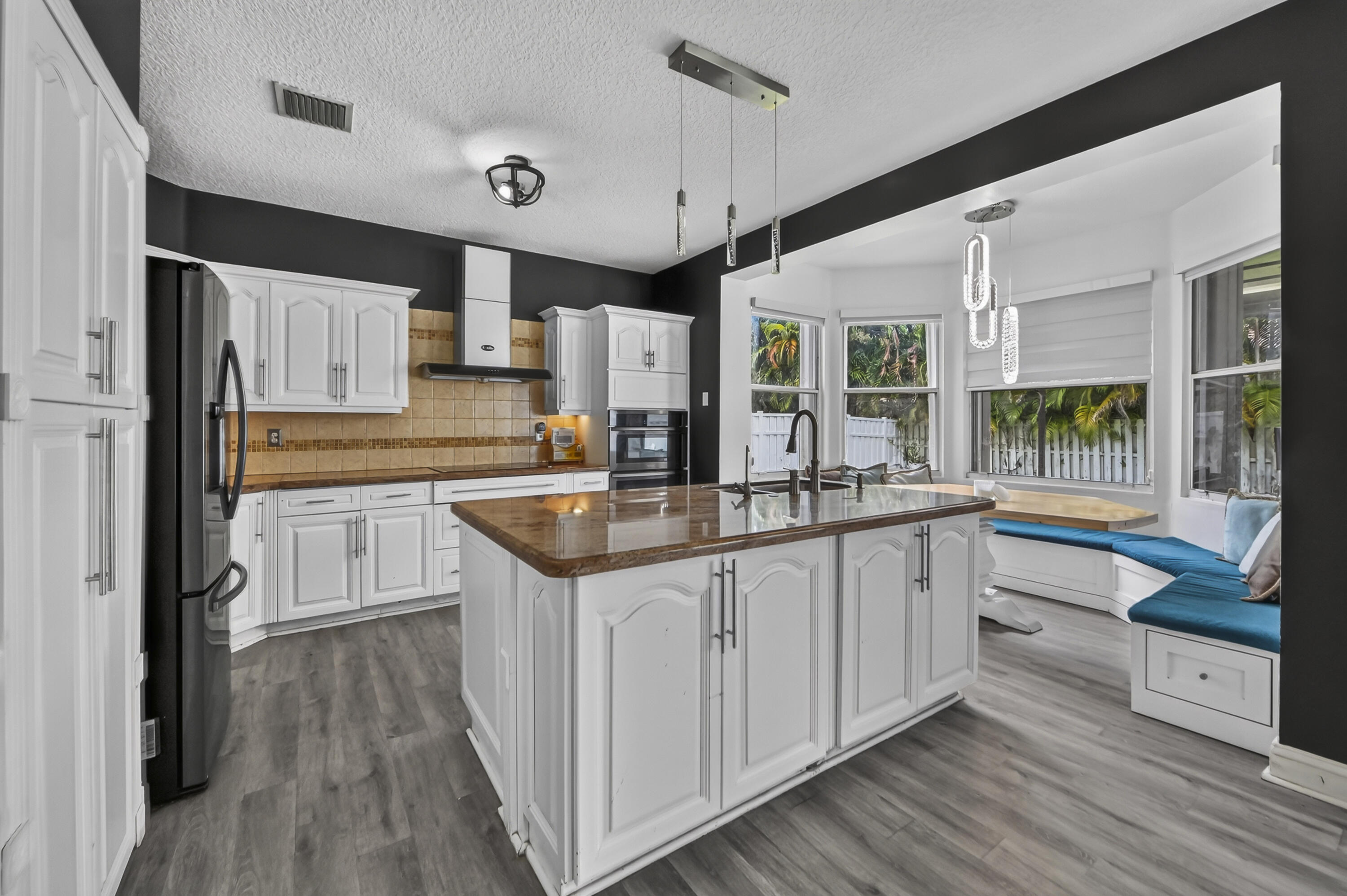 REPLAT OF COUNTRY LAKES - Residential