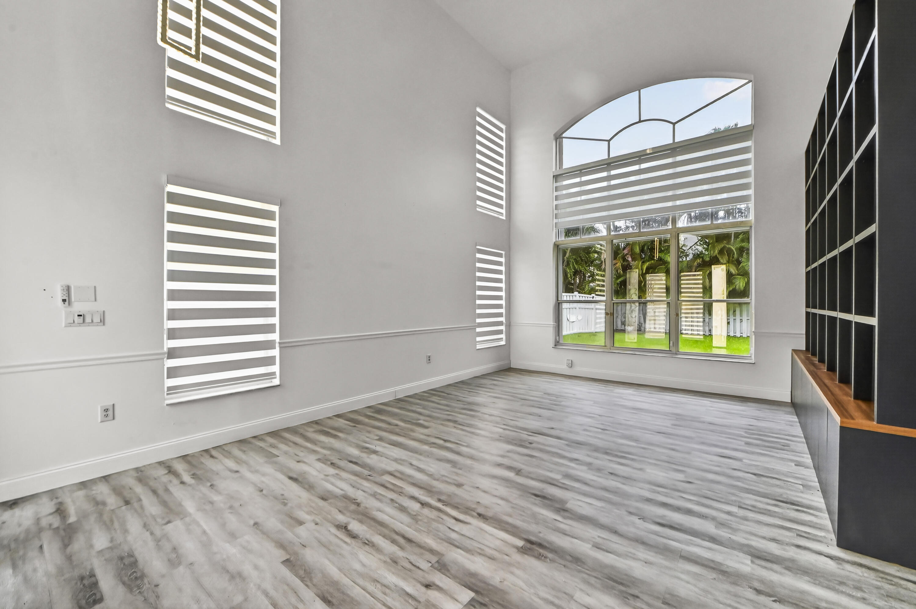 REPLAT OF COUNTRY LAKES - Residential