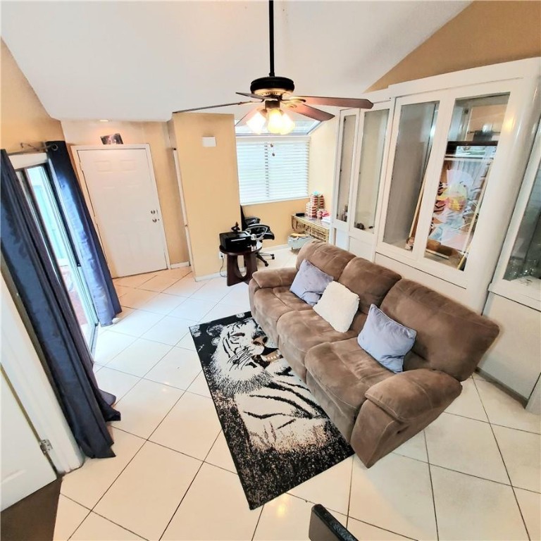 PLAYERS PLACE - Residential