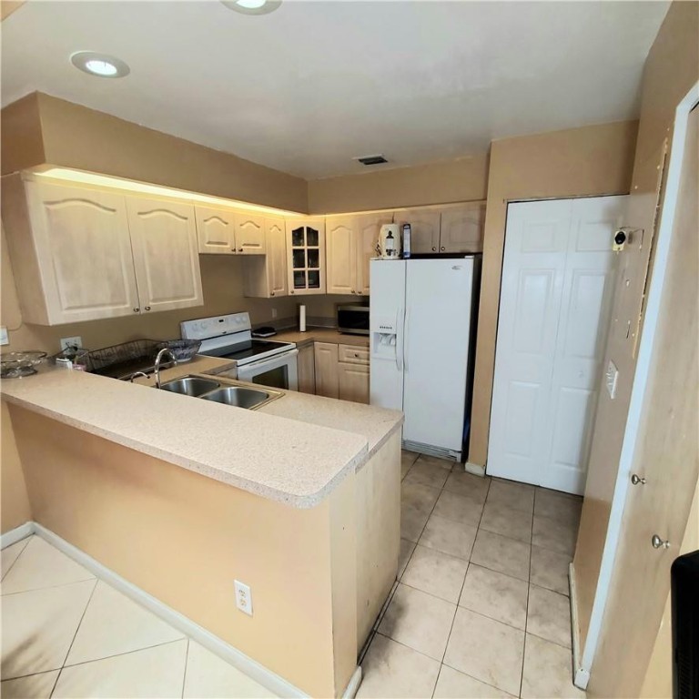 PLAYERS PLACE - Residential