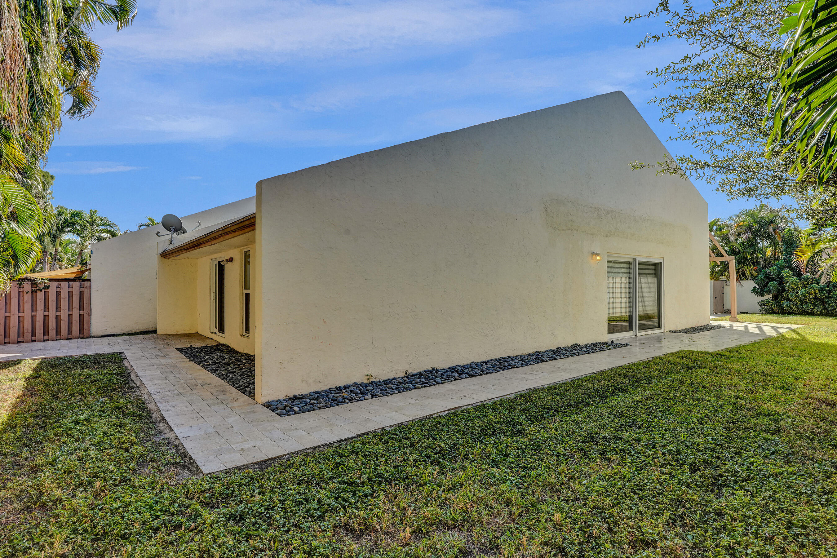 PATIOS ON THE PARK - Residential Lease