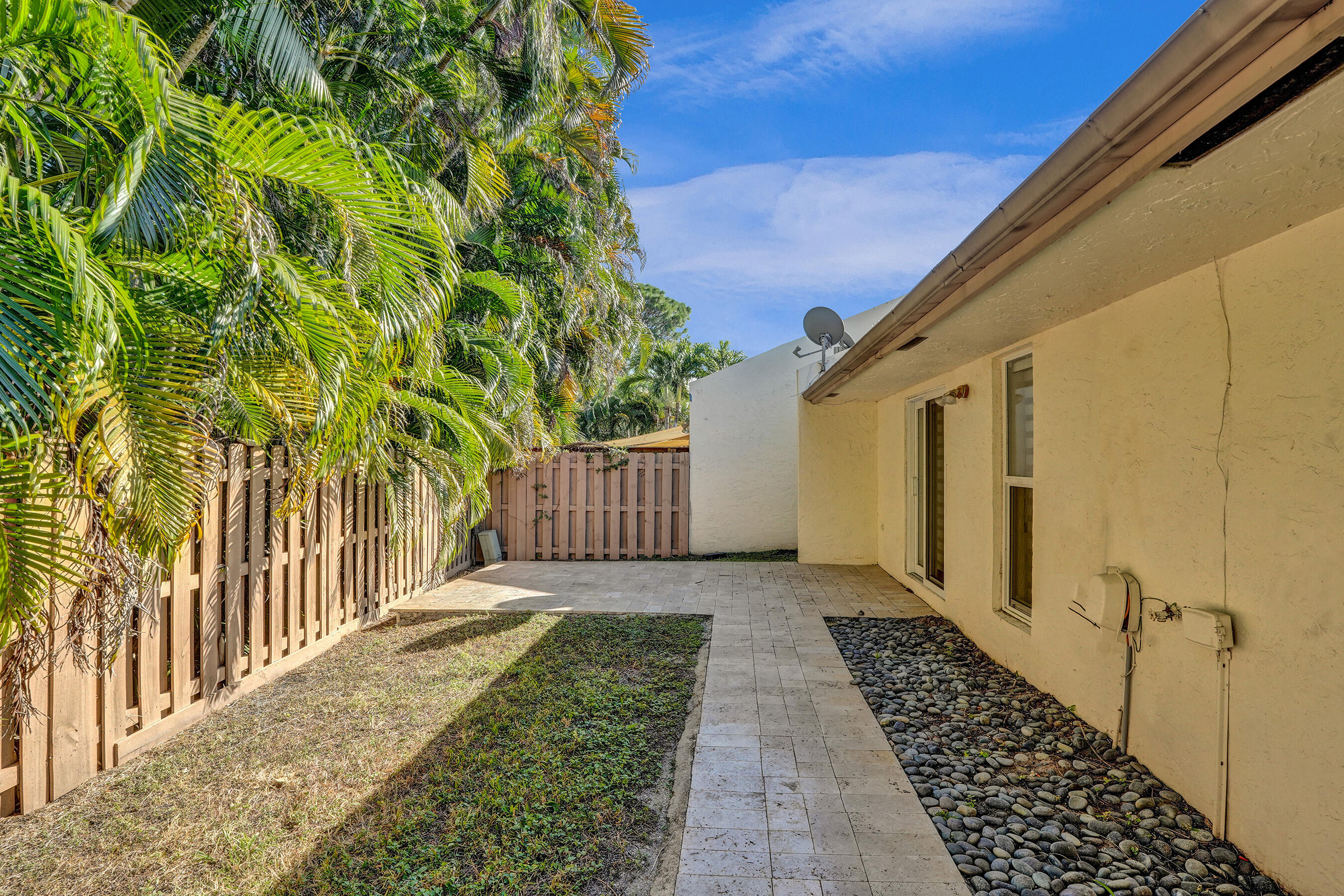 PATIOS ON THE PARK - Residential Lease