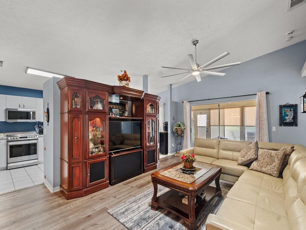 SPANISH LAKES FAIRWAYS NE PHASE - Residential