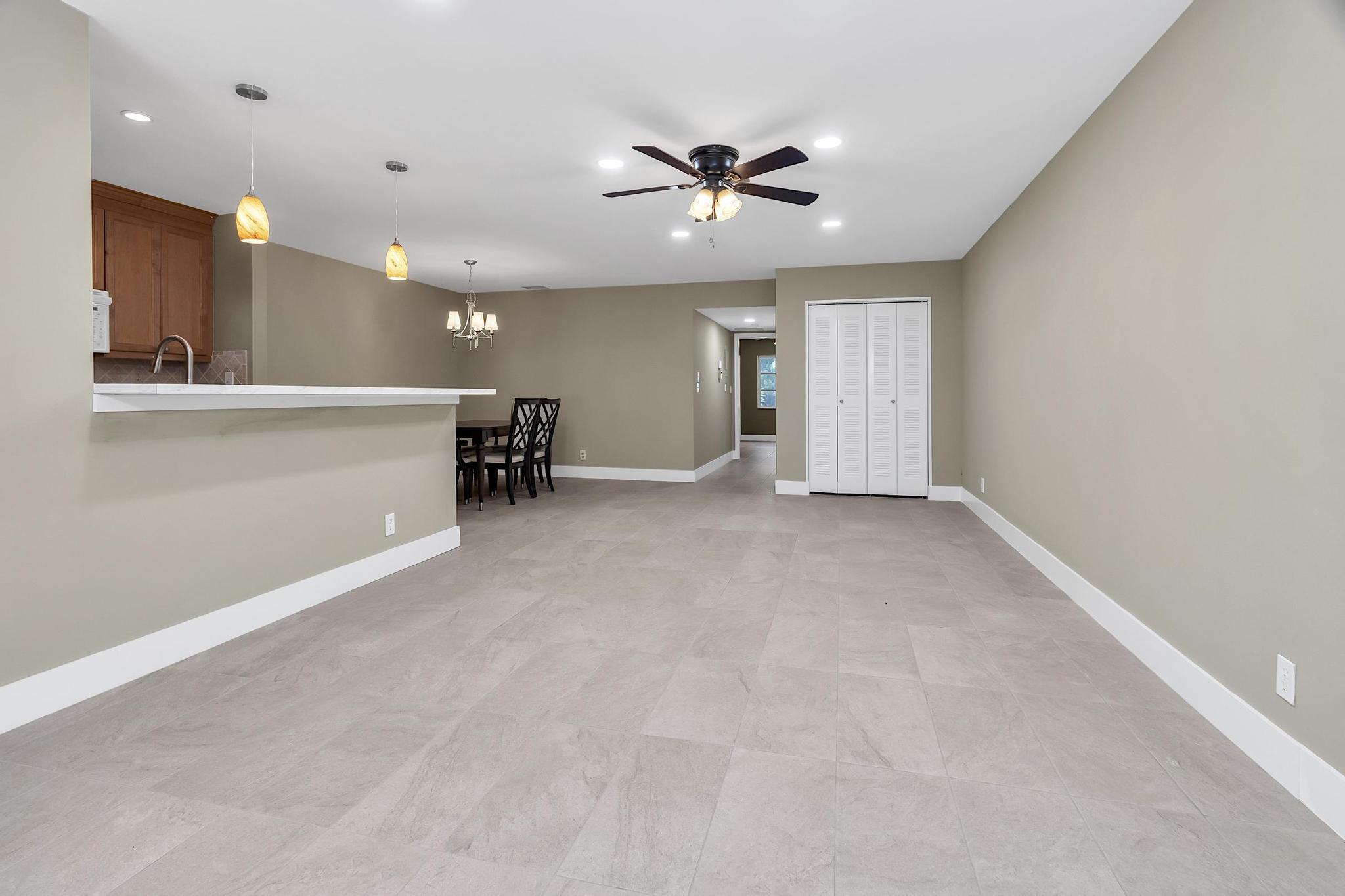 HIGH POINT OF DELRAY WEST CONDO SEC 3 - Residential