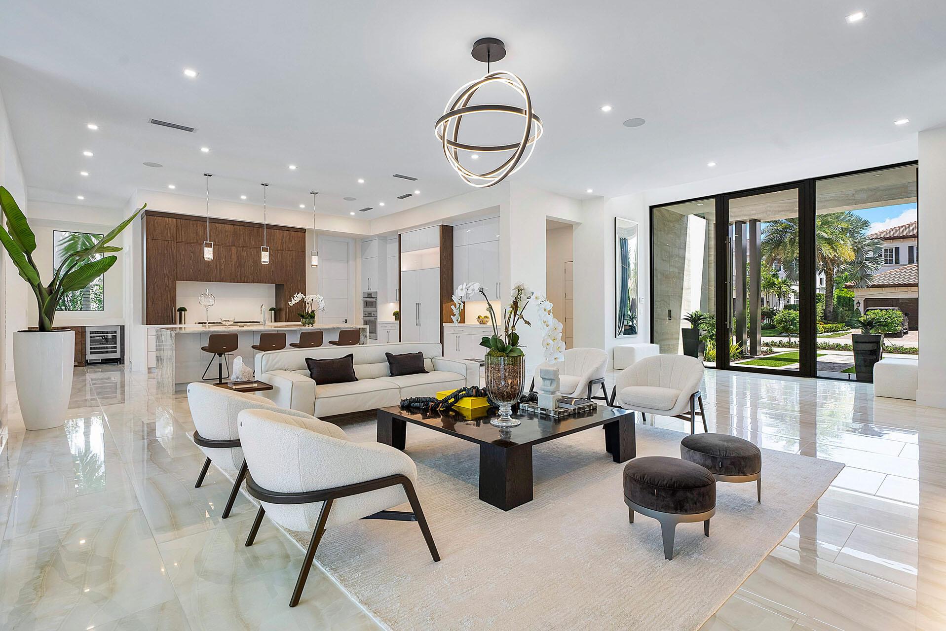 ROYAL PALM YACHT & COUNTRY CLUB - Residential