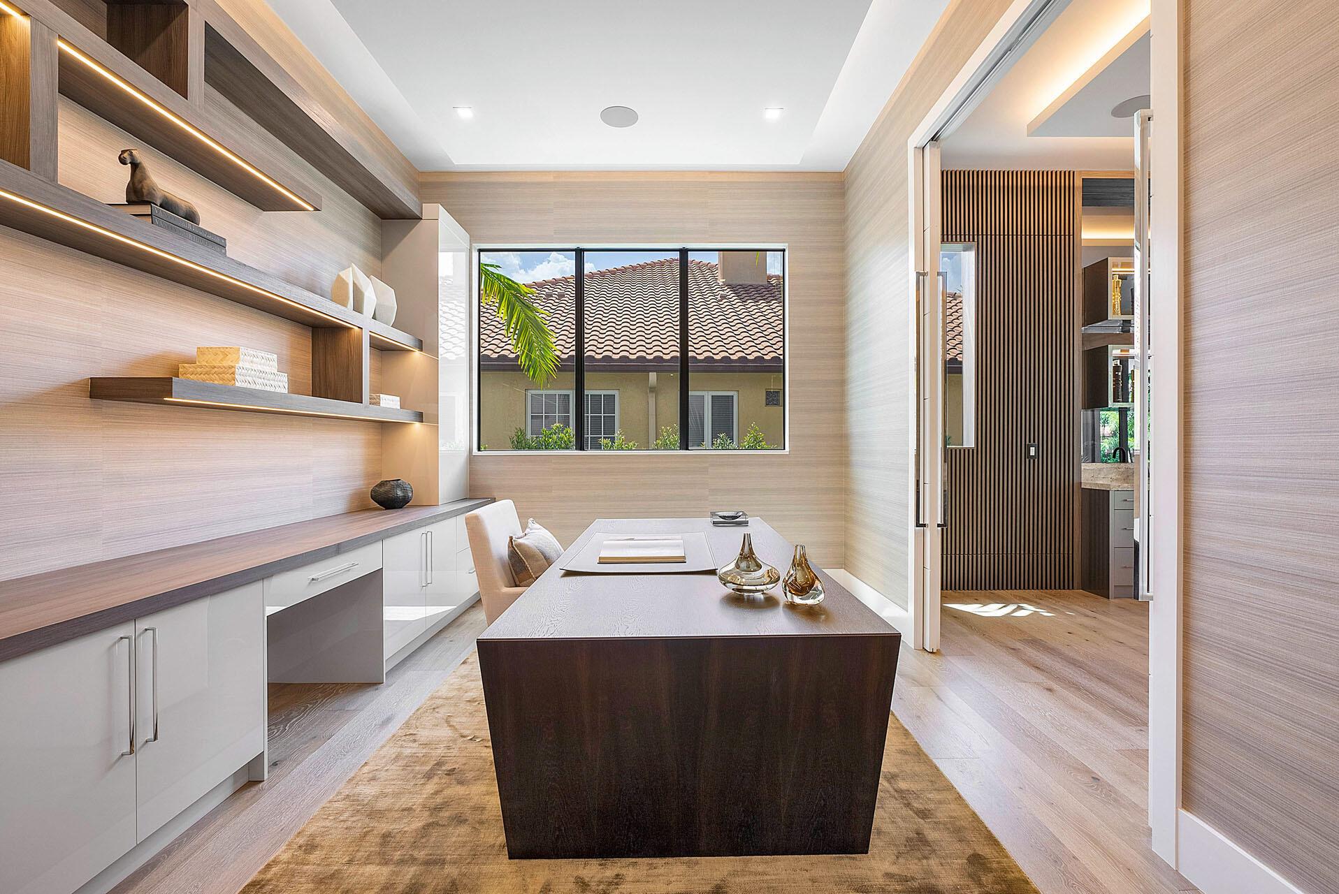 ROYAL PALM YACHT & COUNTRY CLUB - Residential