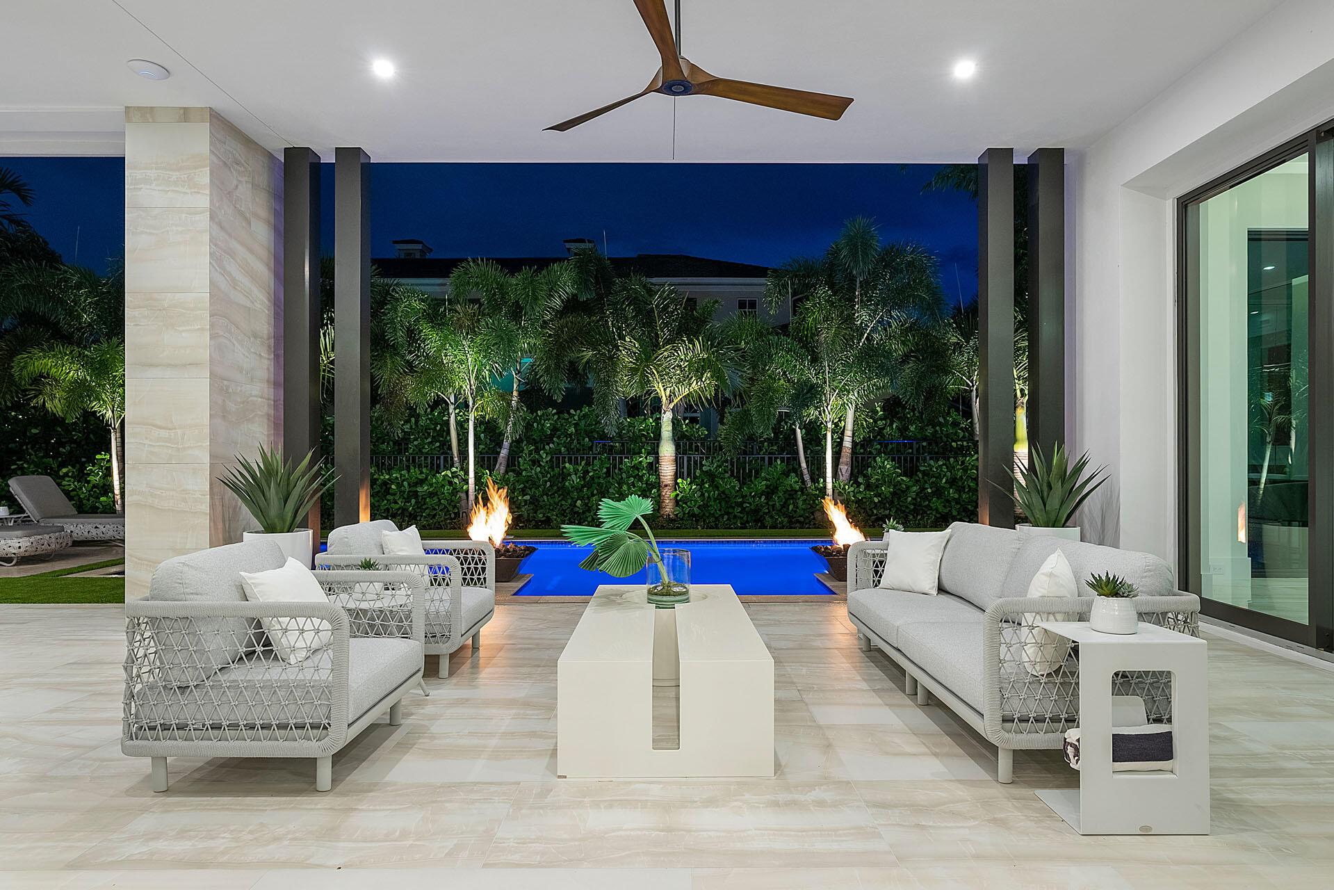 ROYAL PALM YACHT & COUNTRY CLUB - Residential