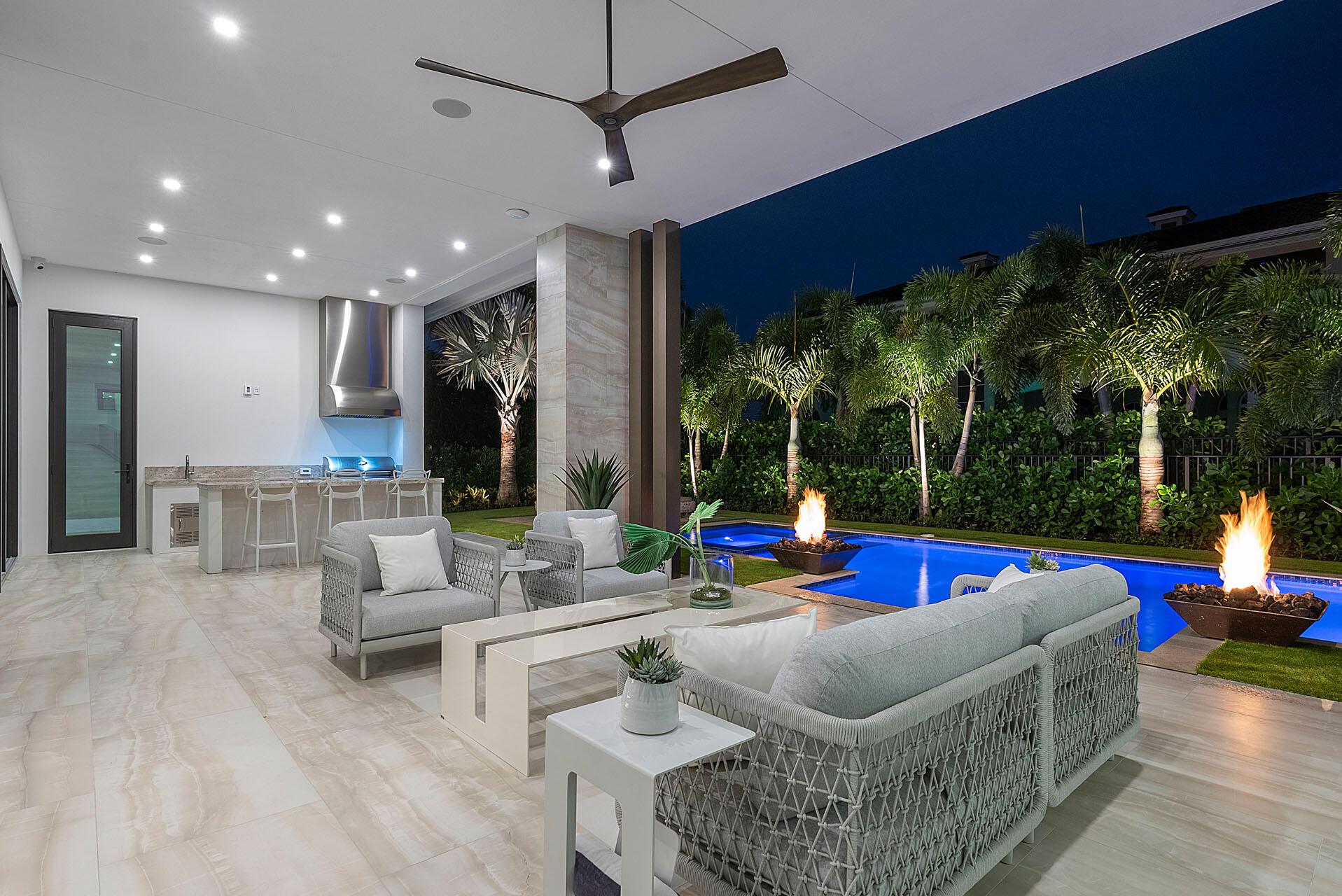 ROYAL PALM YACHT & COUNTRY CLUB - Residential