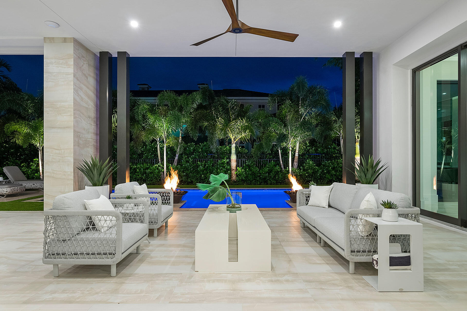 ROYAL PALM YACHT & COUNTRY CLUB - Residential