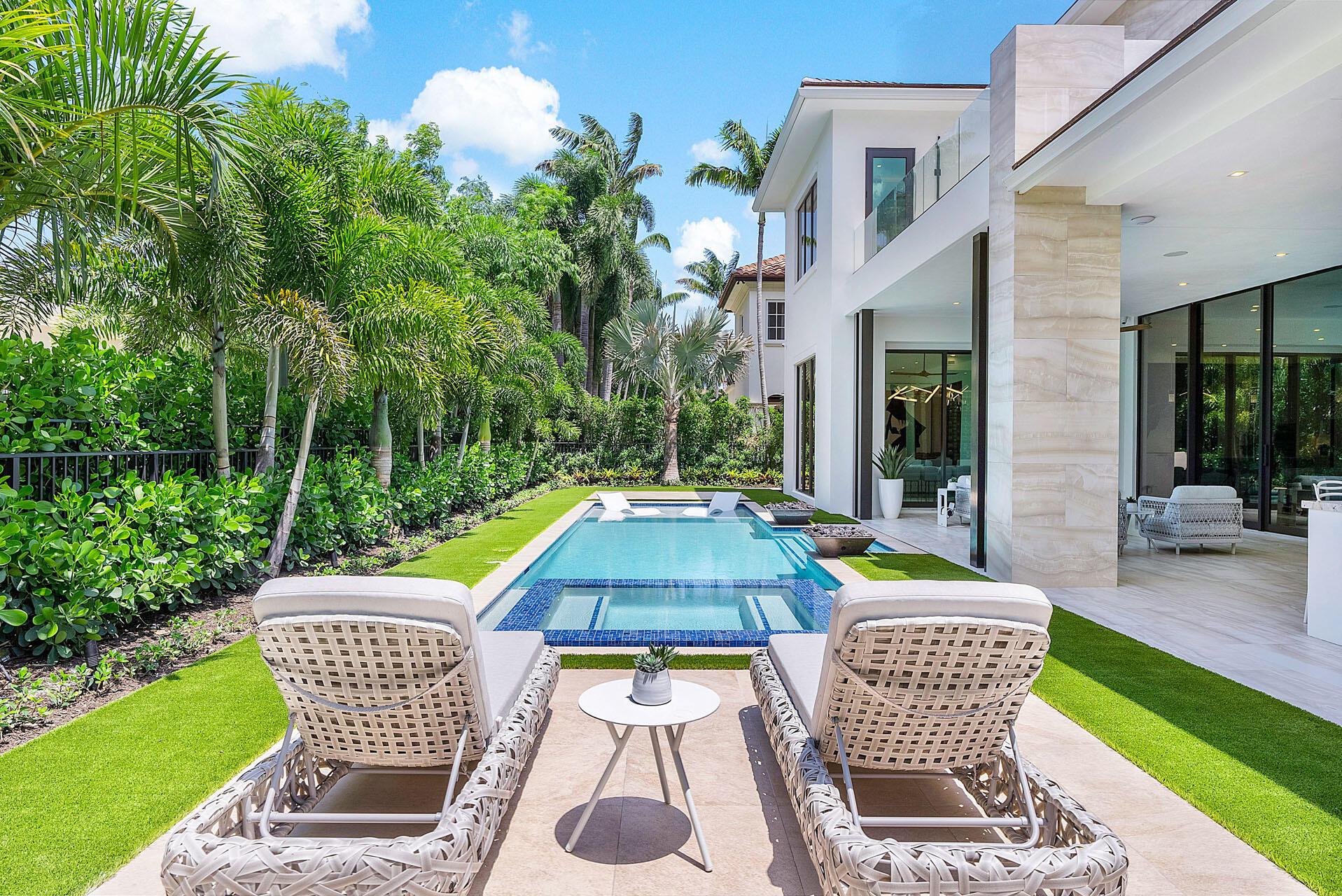ROYAL PALM YACHT & COUNTRY CLUB - Residential