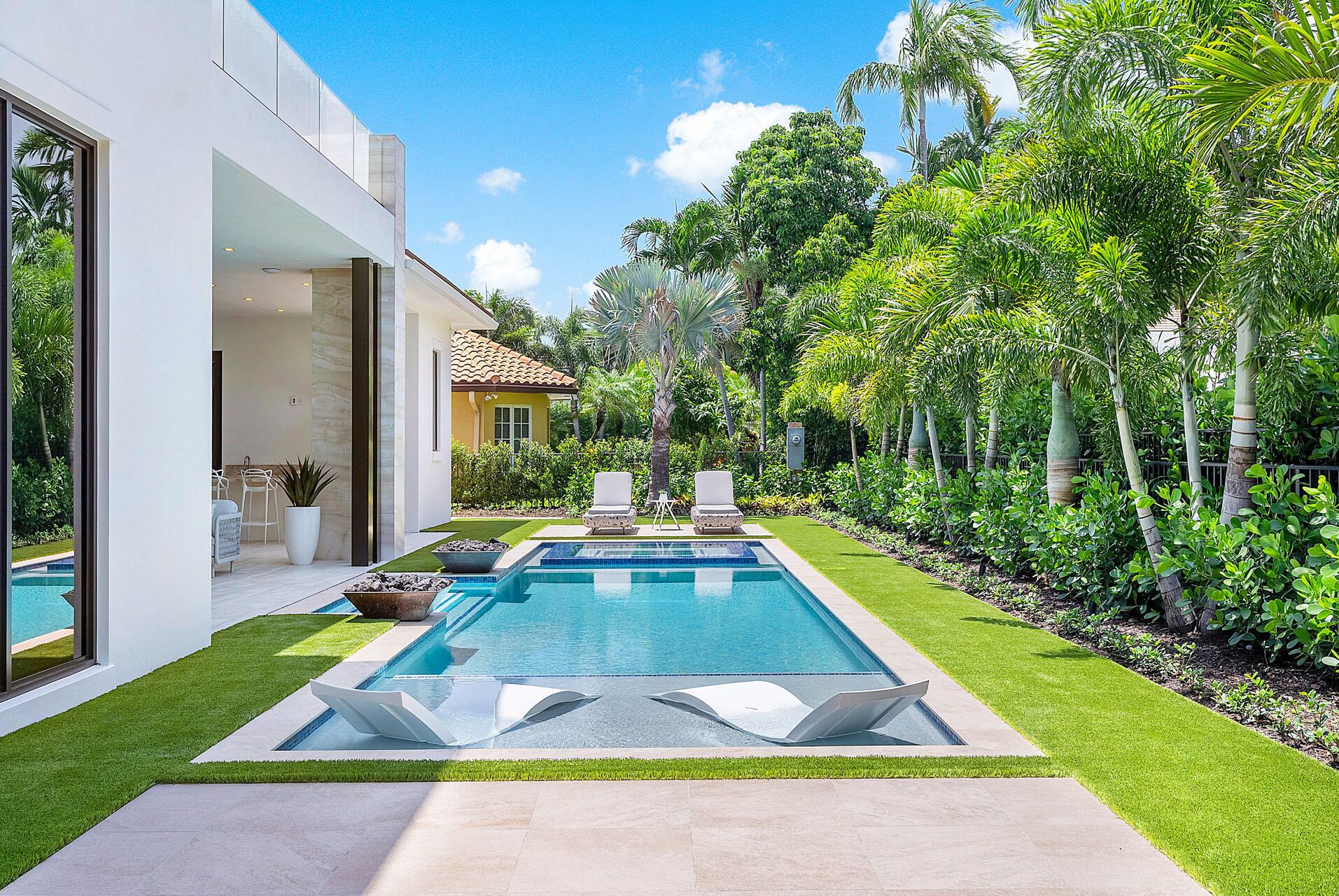 ROYAL PALM YACHT & COUNTRY CLUB - Residential