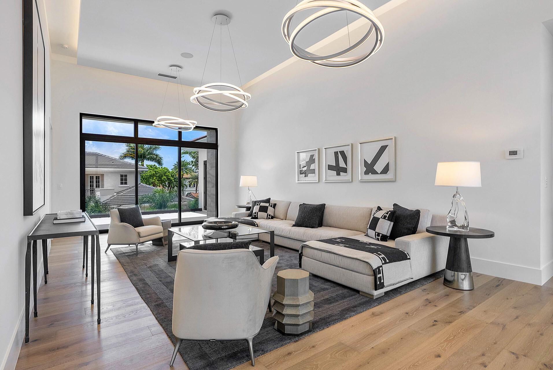 ROYAL PALM YACHT & COUNTRY CLUB - Residential