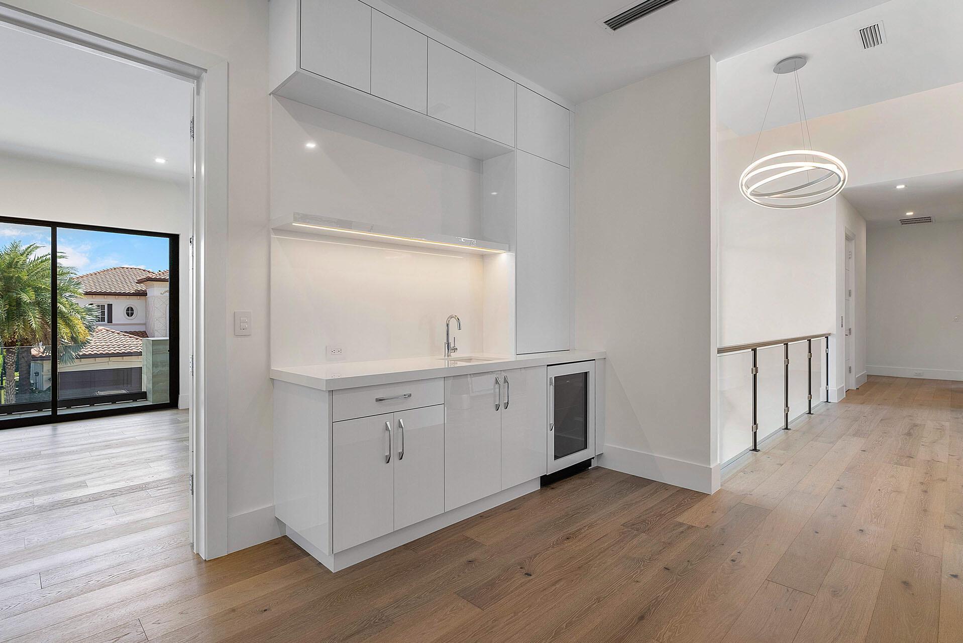 ROYAL PALM YACHT & COUNTRY CLUB - Residential
