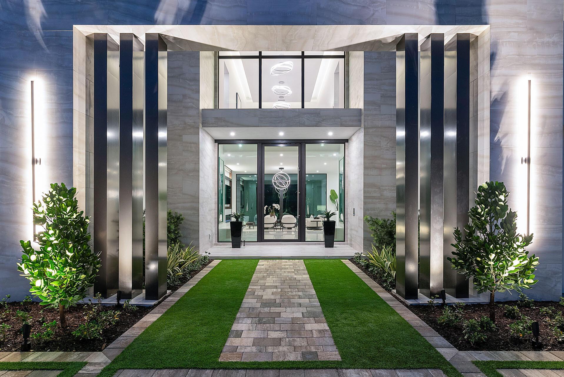 ROYAL PALM YACHT & COUNTRY CLUB - Residential