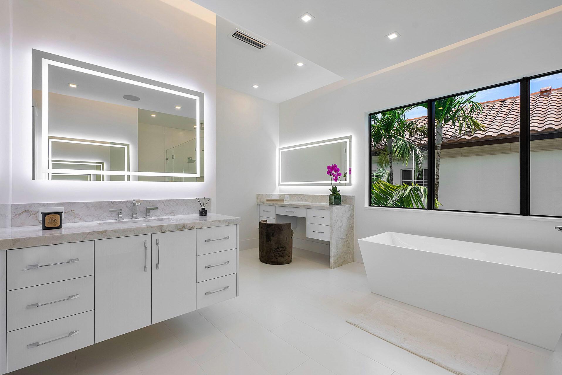 ROYAL PALM YACHT & COUNTRY CLUB - Residential