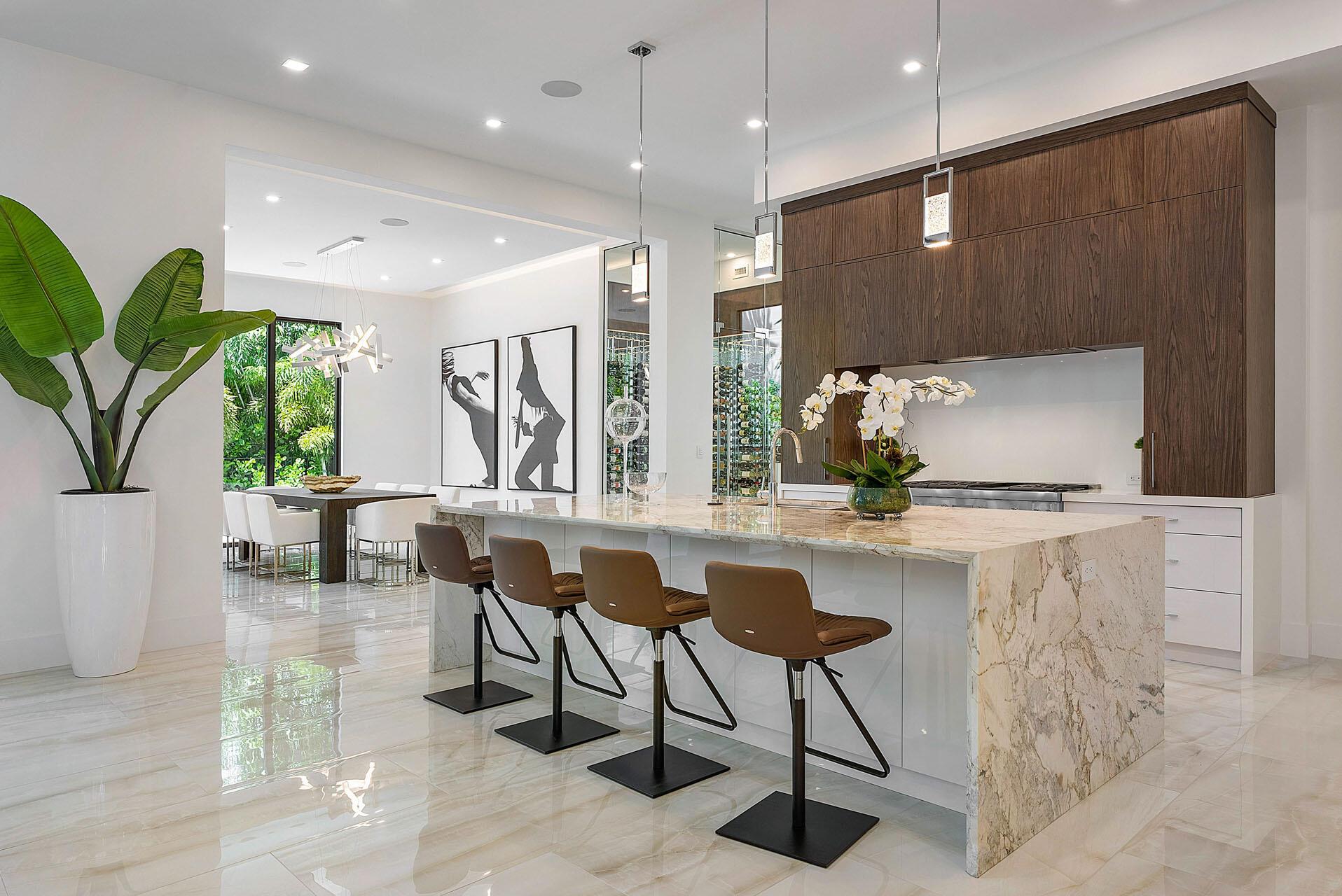 ROYAL PALM YACHT & COUNTRY CLUB - Residential