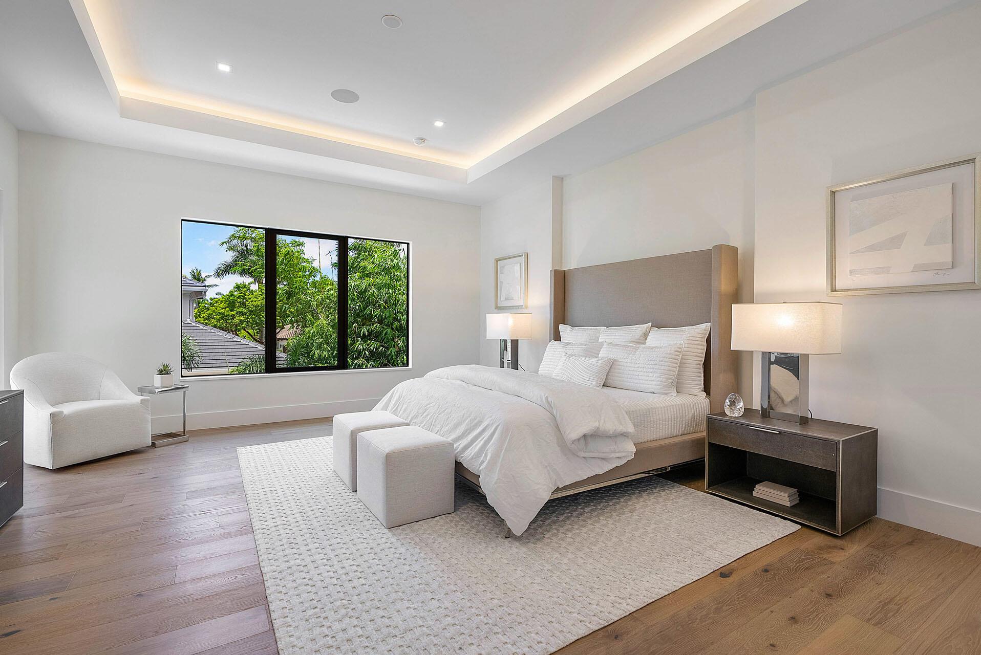 ROYAL PALM YACHT & COUNTRY CLUB - Residential