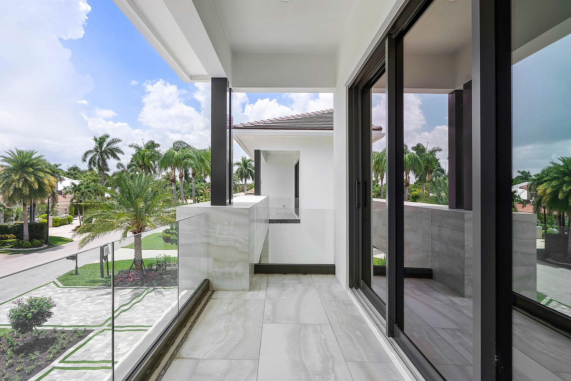 ROYAL PALM YACHT & COUNTRY CLUB - Residential