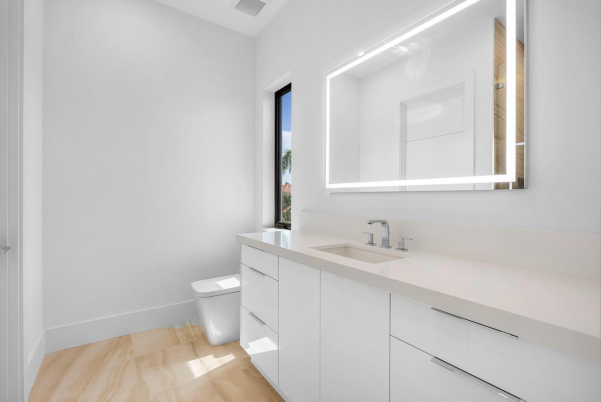 ROYAL PALM YACHT & COUNTRY CLUB - Residential