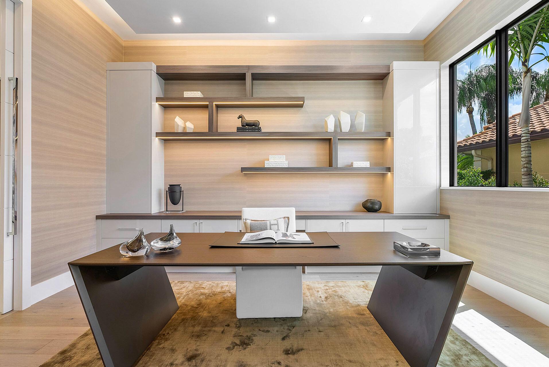 ROYAL PALM YACHT & COUNTRY CLUB - Residential