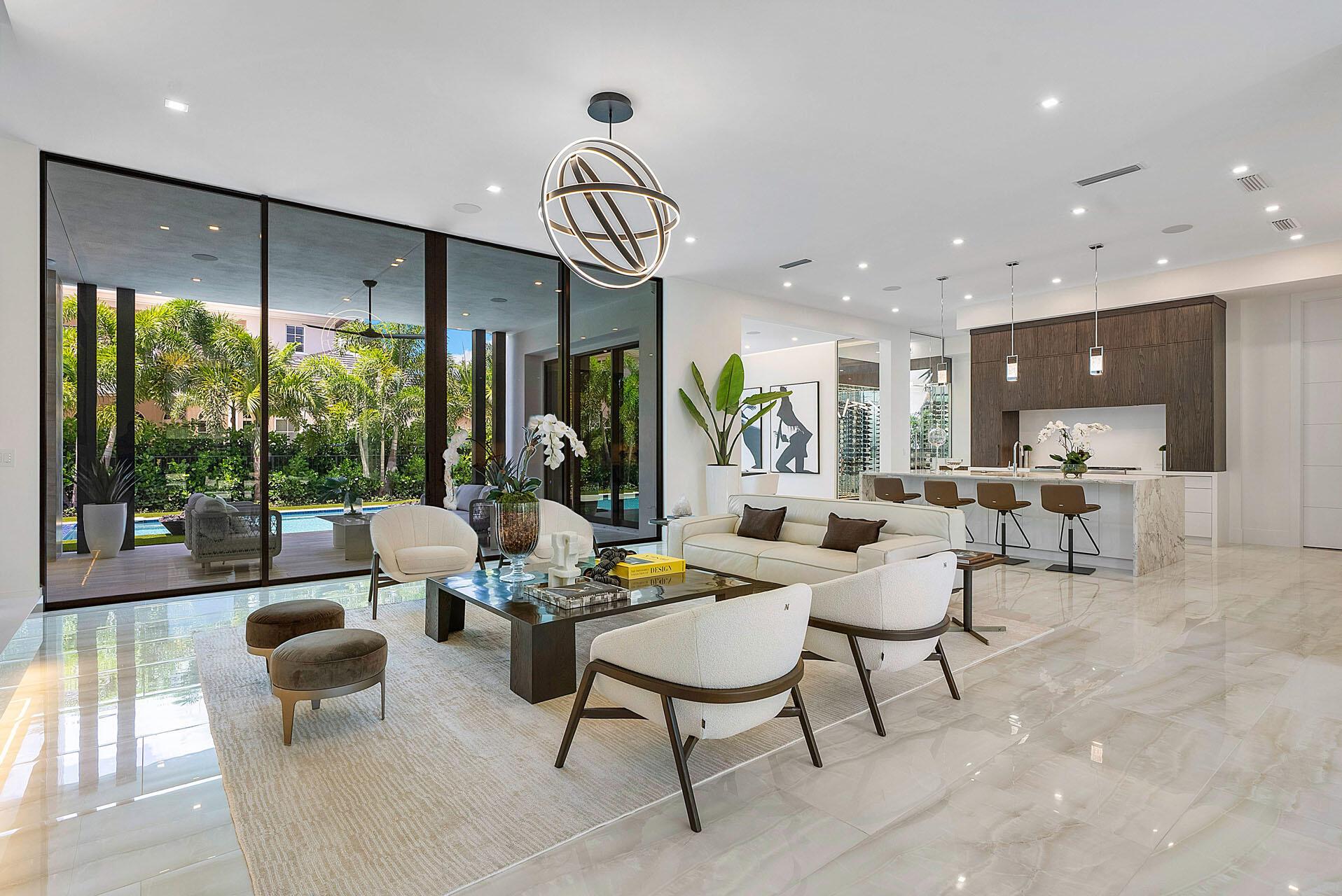 ROYAL PALM YACHT & COUNTRY CLUB - Residential