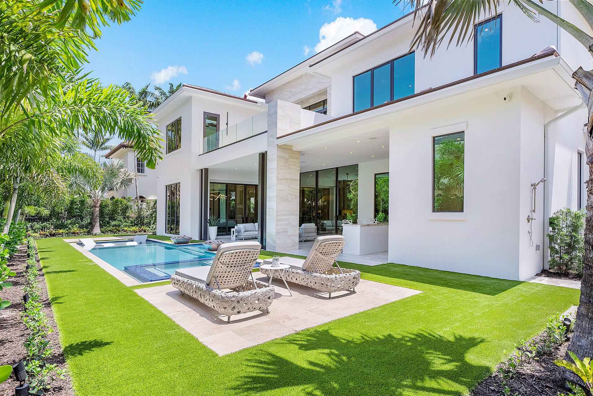 ROYAL PALM YACHT & COUNTRY CLUB - Residential