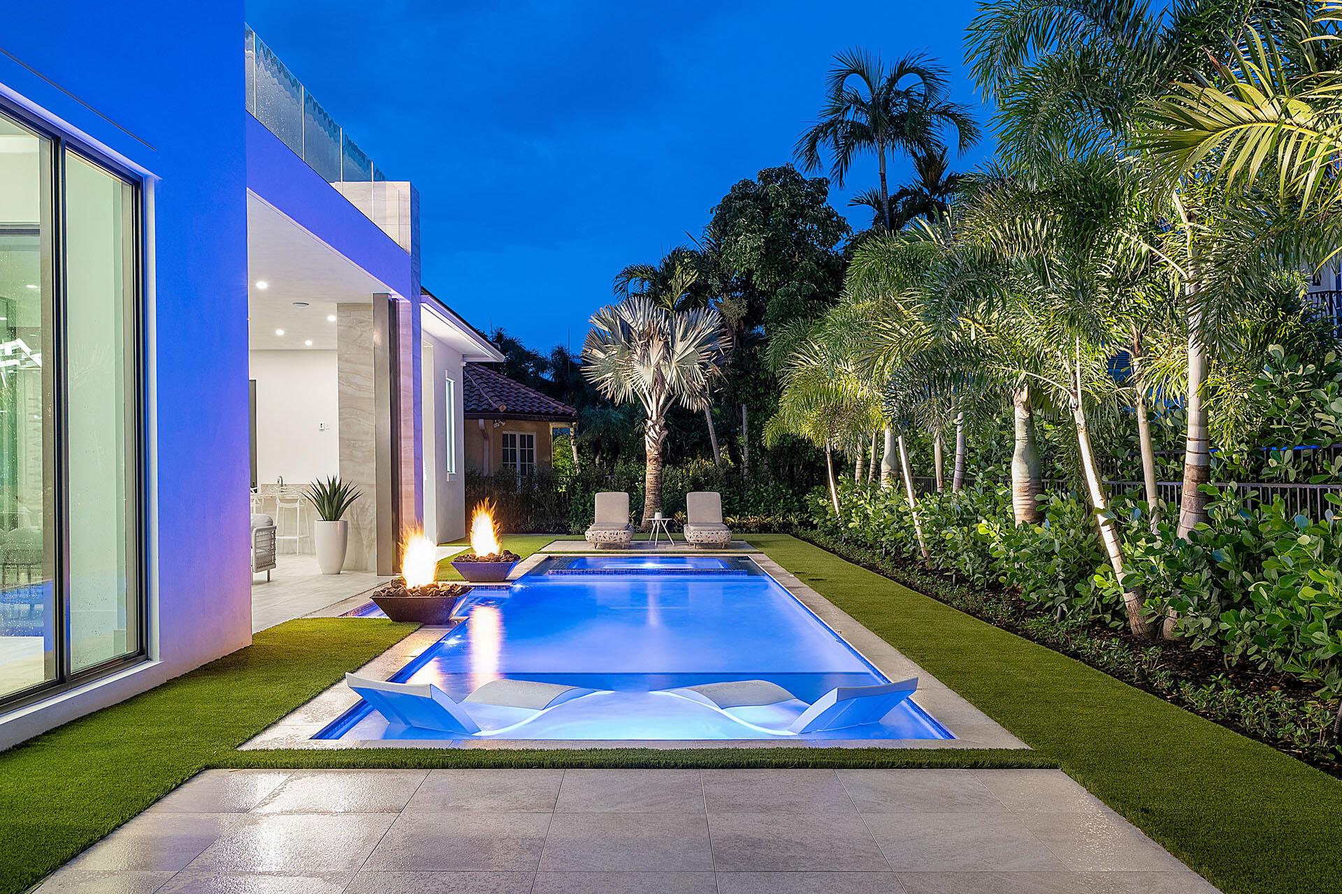 ROYAL PALM YACHT & COUNTRY CLUB - Residential
