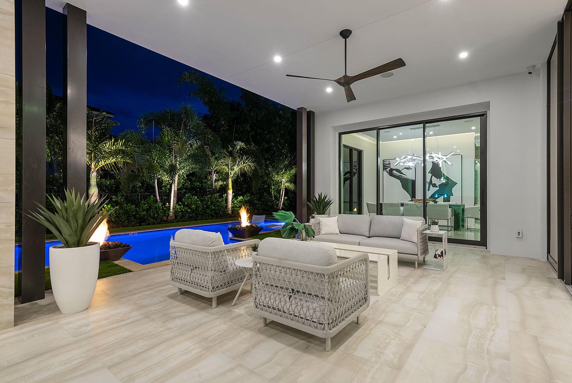 ROYAL PALM YACHT & COUNTRY CLUB - Residential
