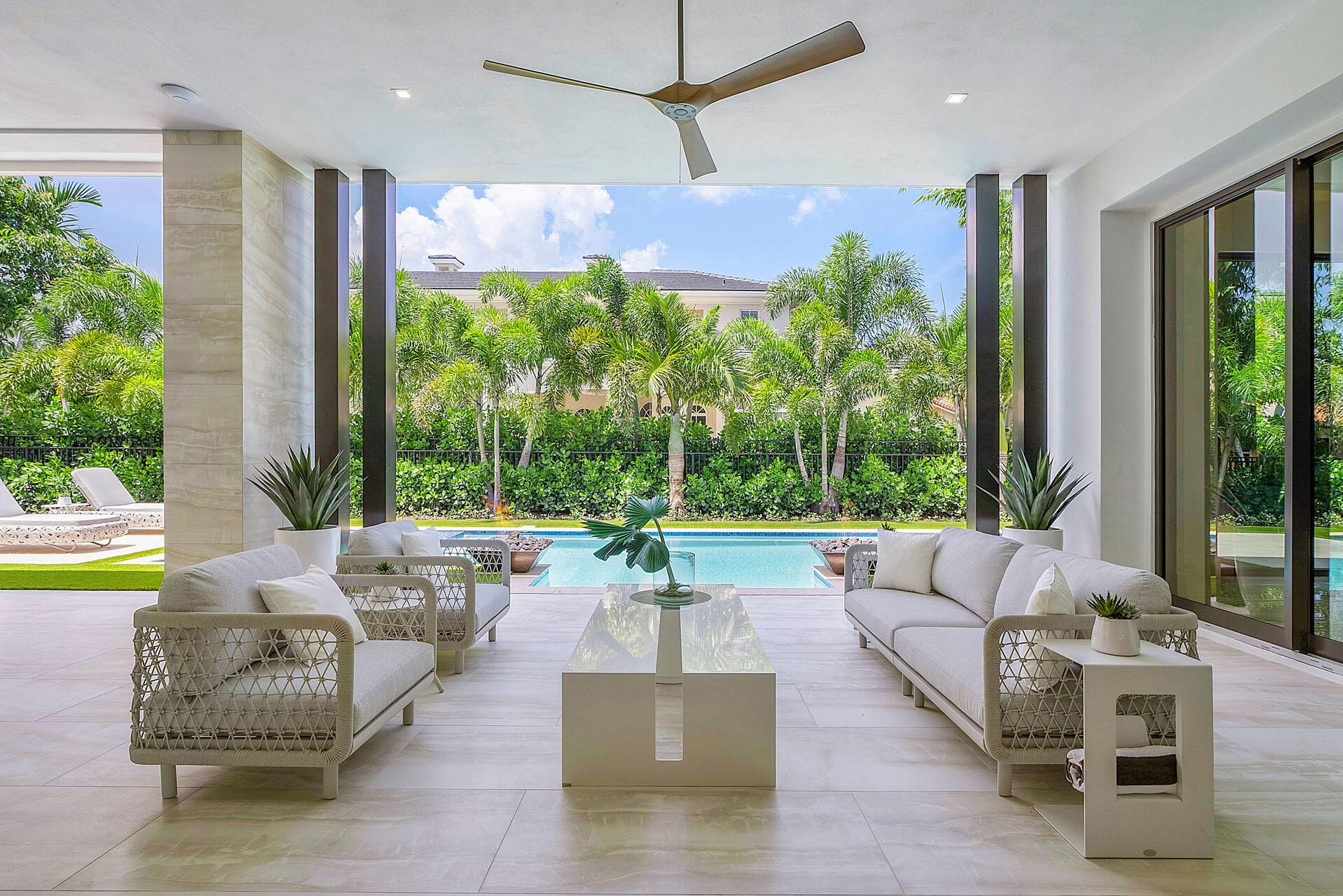 ROYAL PALM YACHT & COUNTRY CLUB - Residential