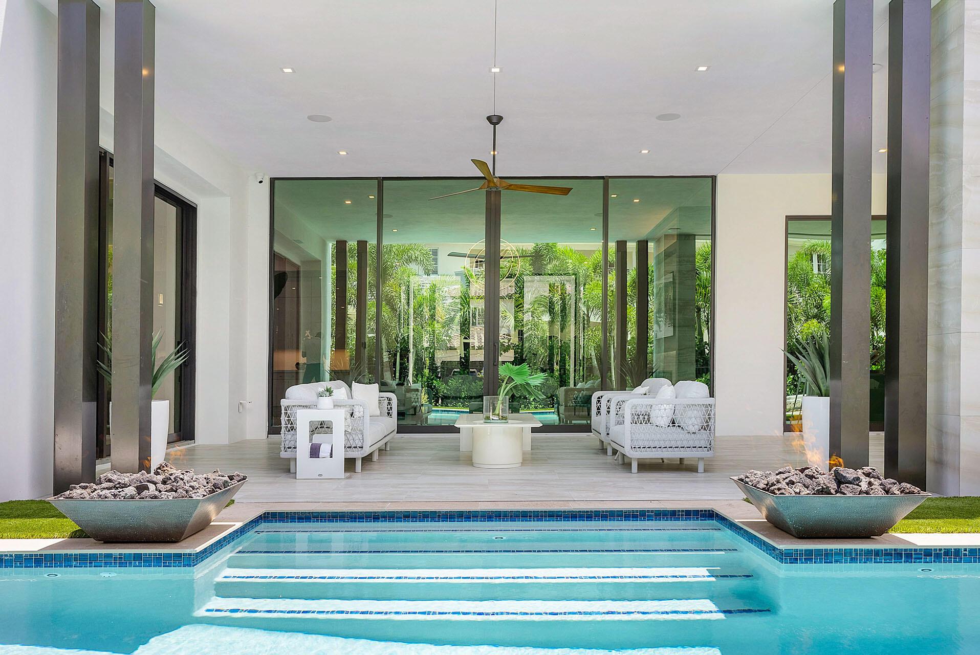 ROYAL PALM YACHT & COUNTRY CLUB - Residential