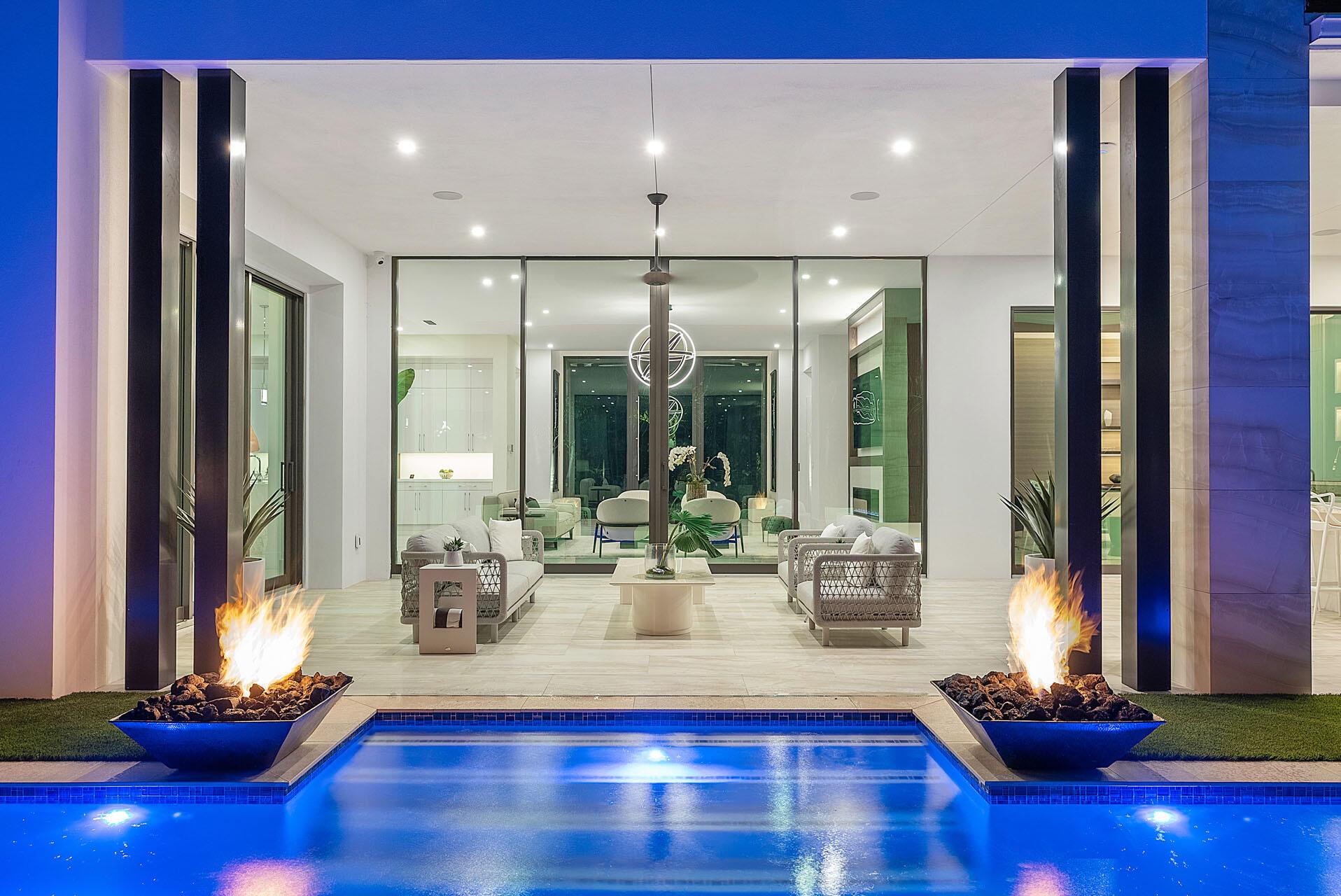ROYAL PALM YACHT & COUNTRY CLUB - Residential