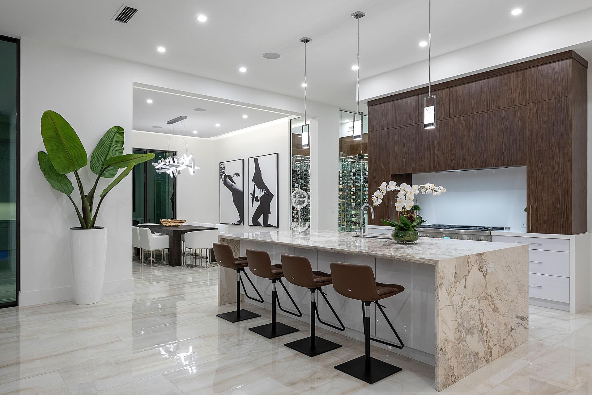 ROYAL PALM YACHT & COUNTRY CLUB - Residential