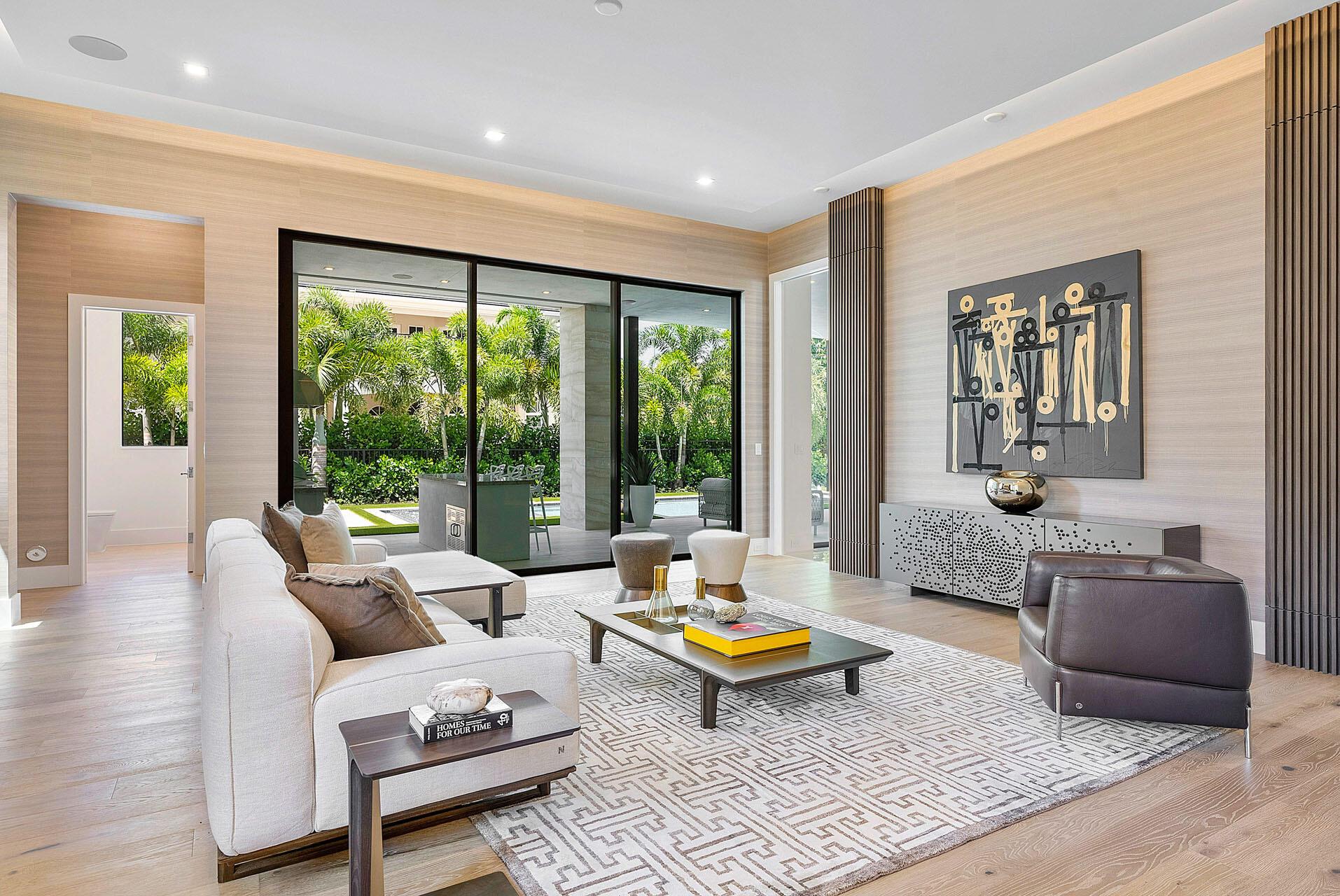 ROYAL PALM YACHT & COUNTRY CLUB - Residential