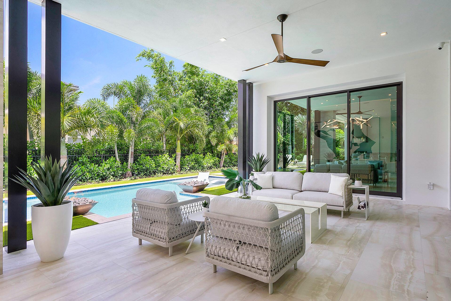 ROYAL PALM YACHT & COUNTRY CLUB - Residential
