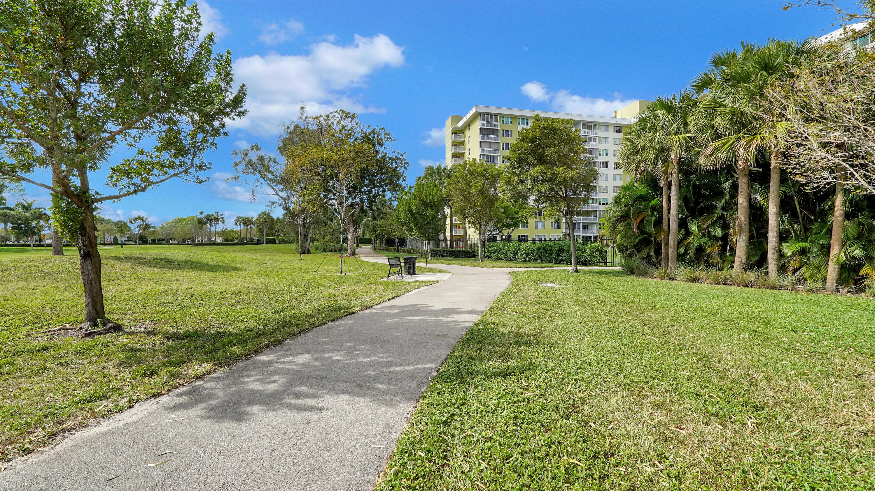 HILLCREST NO 21 CONDO - Residential