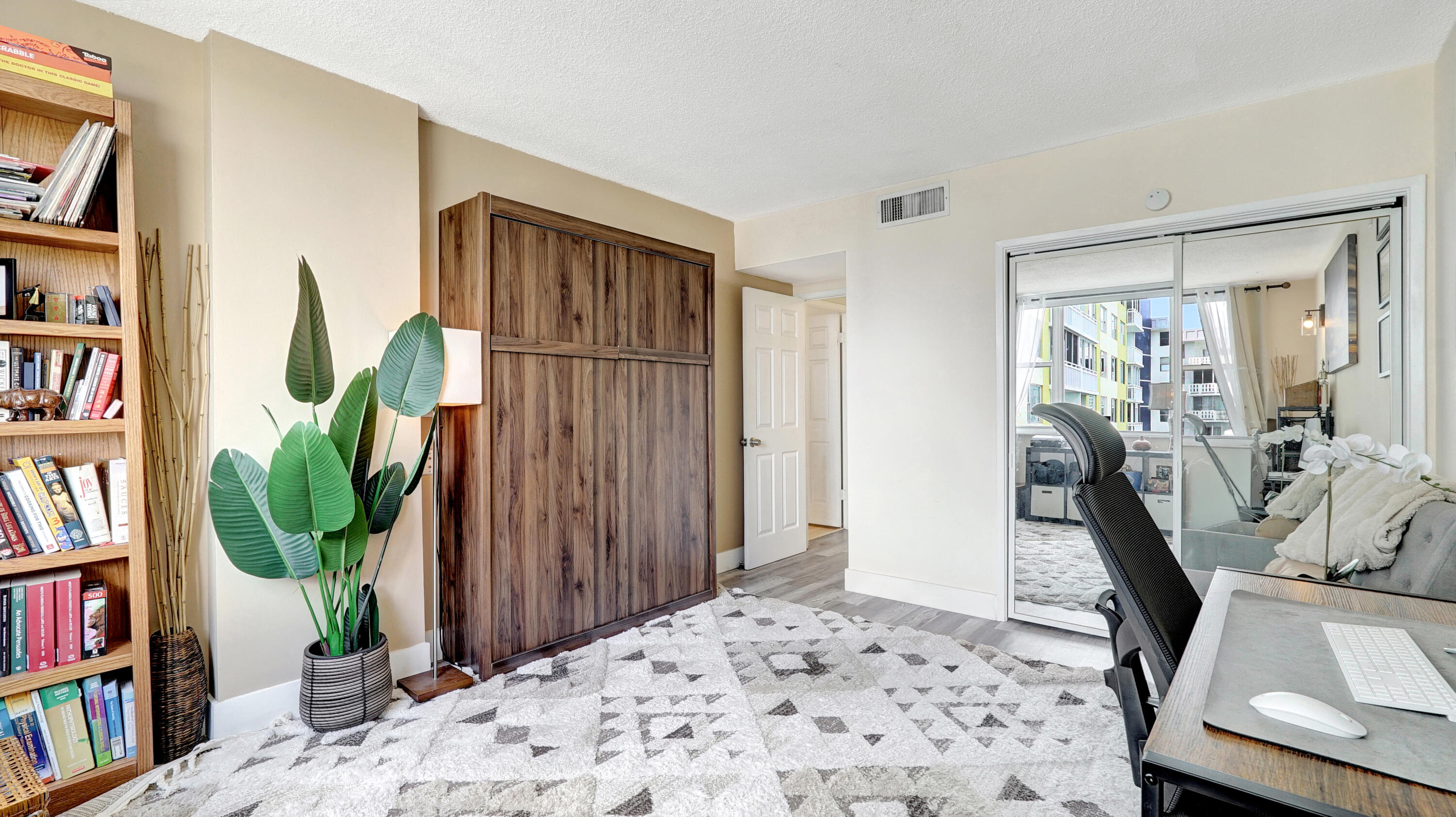 HILLCREST NO 21 CONDO - Residential
