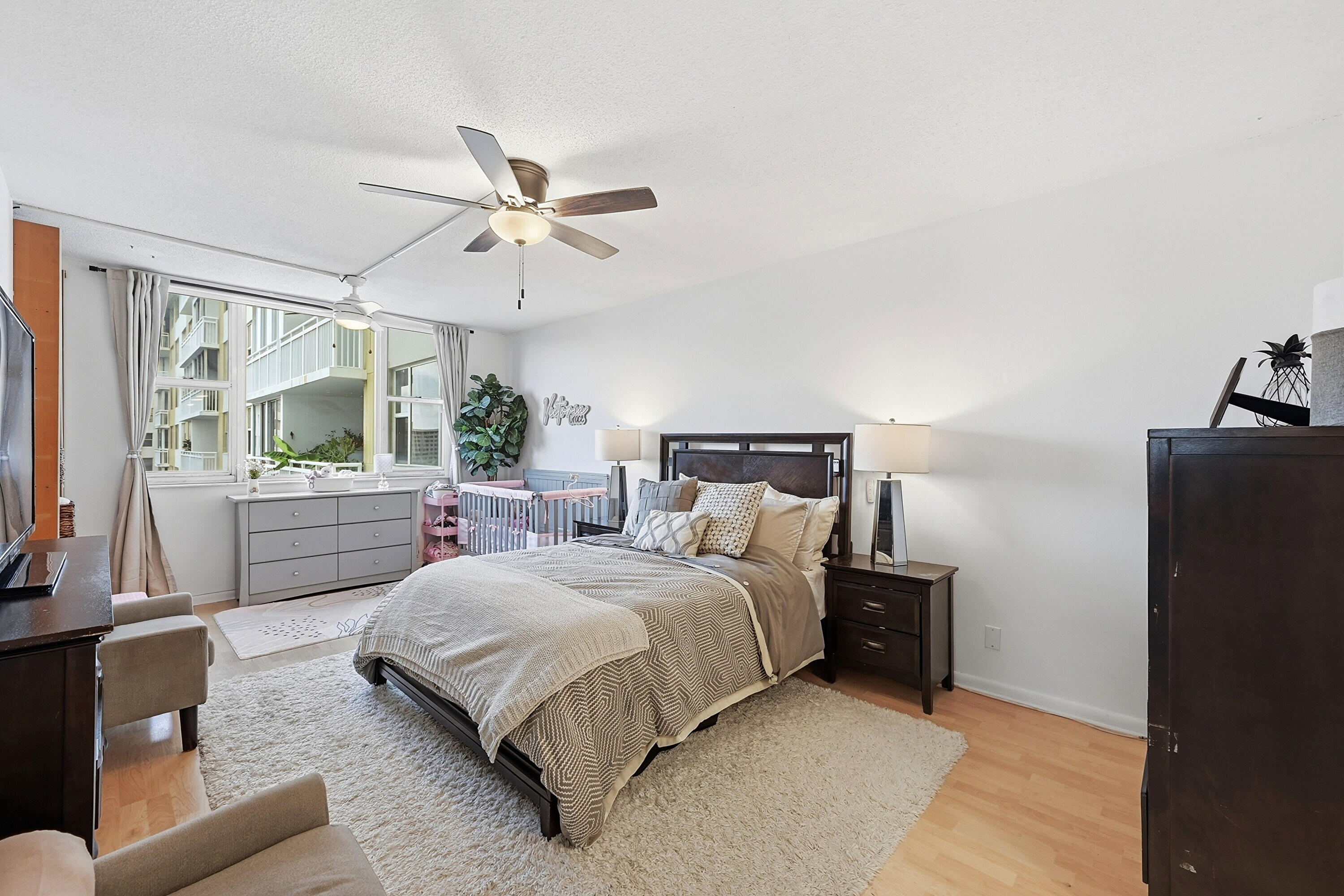 HILLCREST NO 21 CONDO - Residential