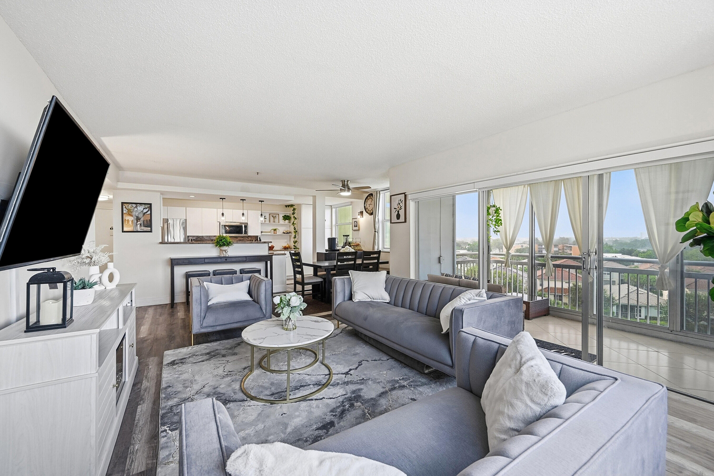 HILLCREST NO 21 CONDO - Residential