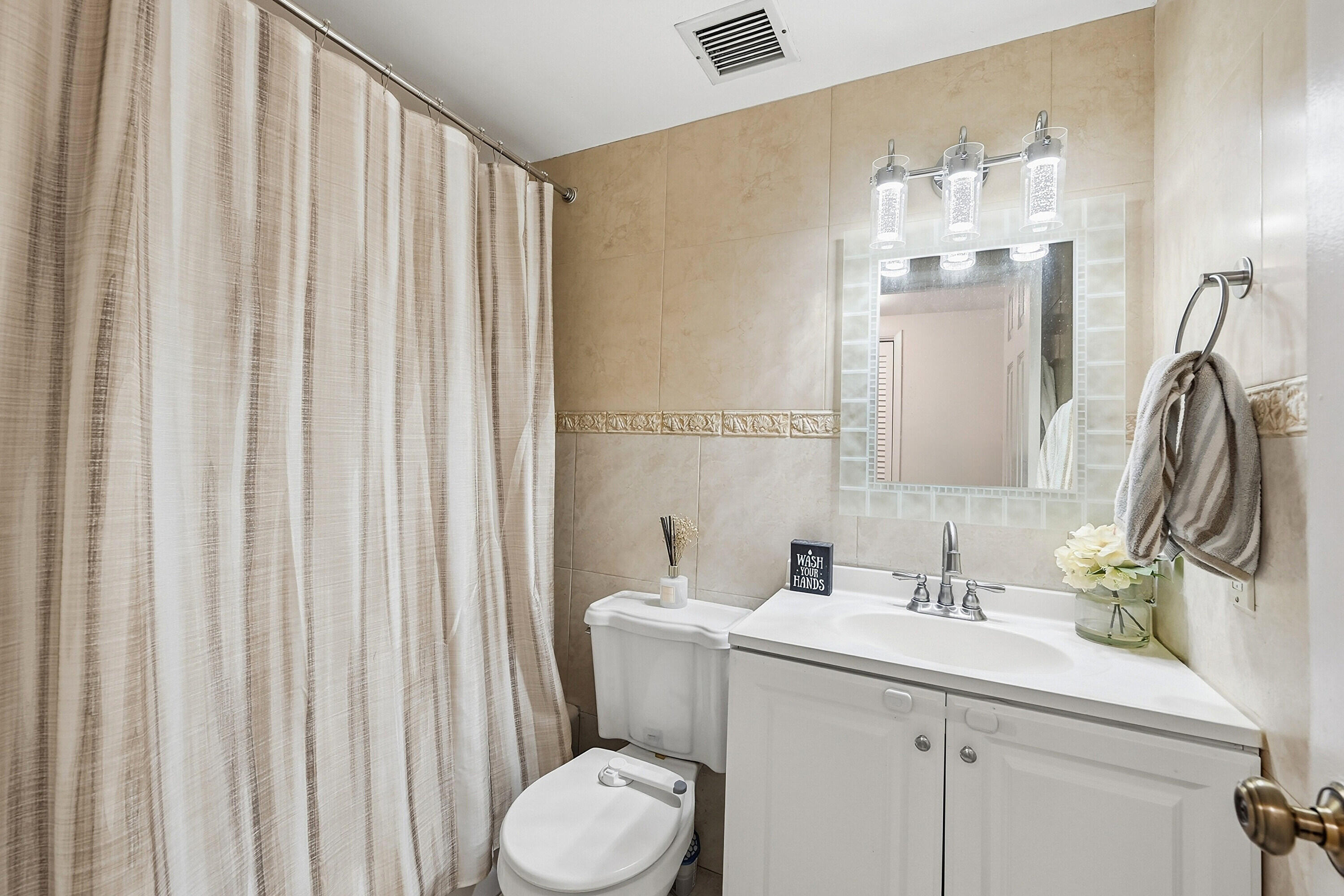 HILLCREST NO 21 CONDO - Residential