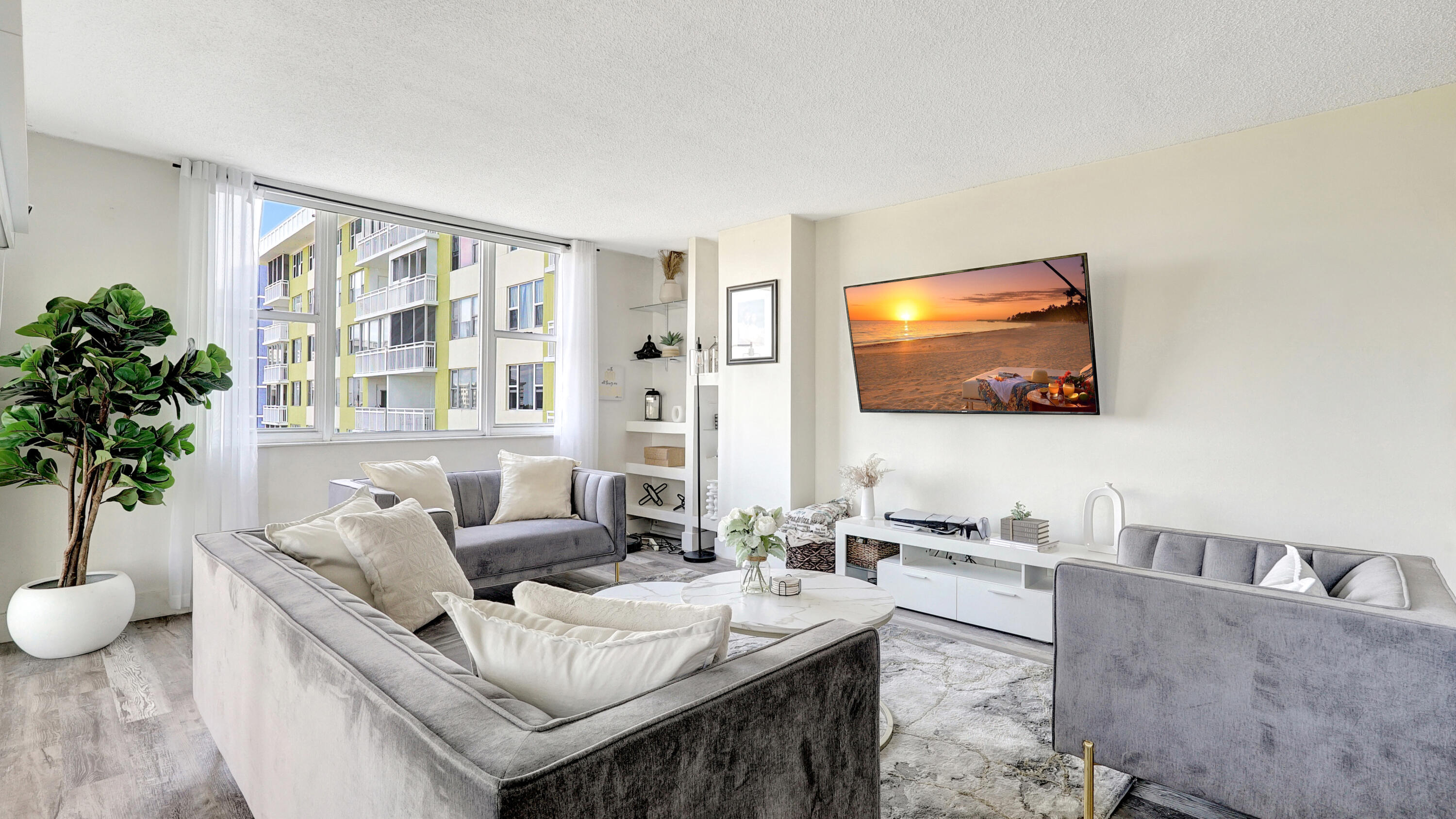 HILLCREST NO 21 CONDO - Residential