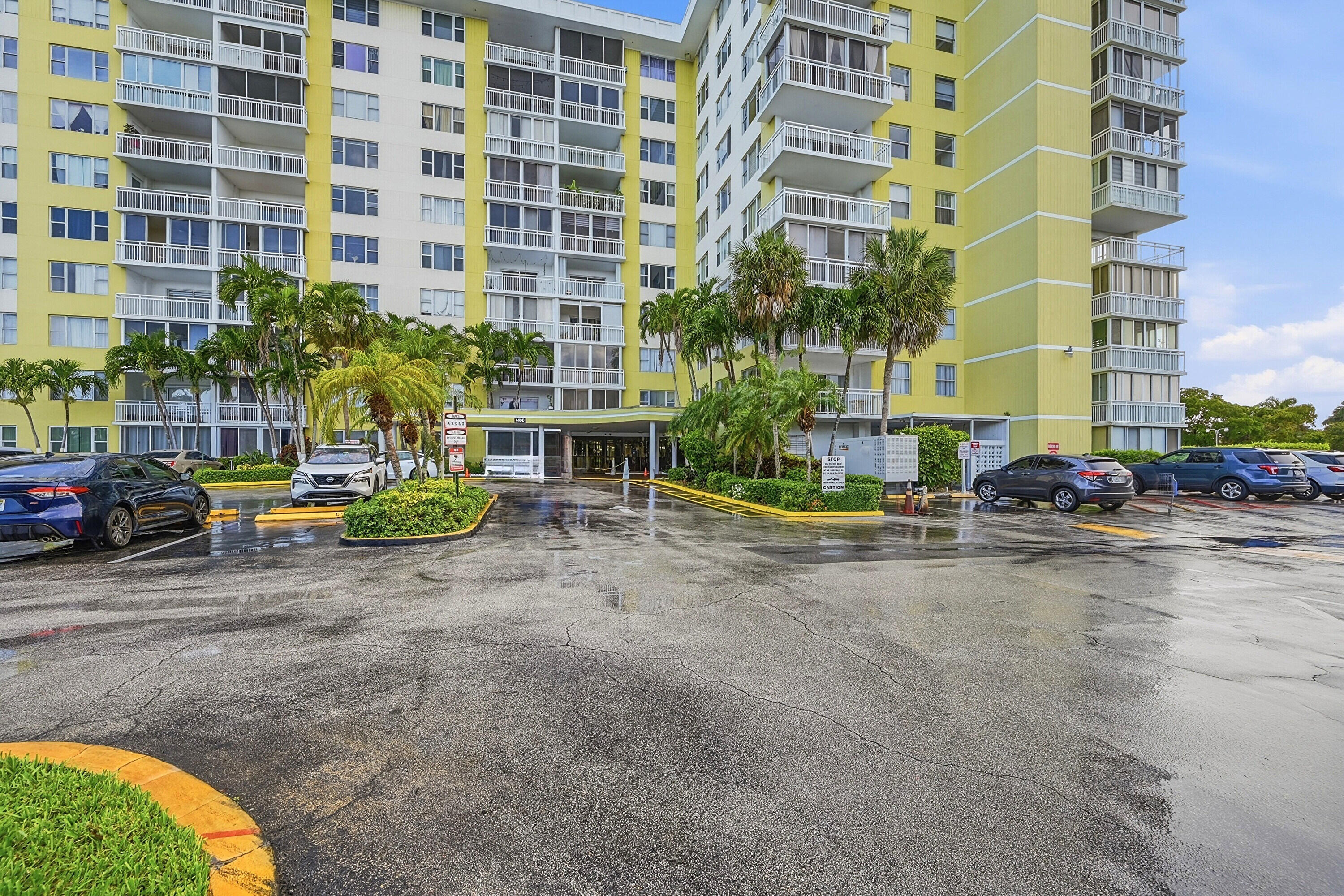 HILLCREST NO 21 CONDO - Residential