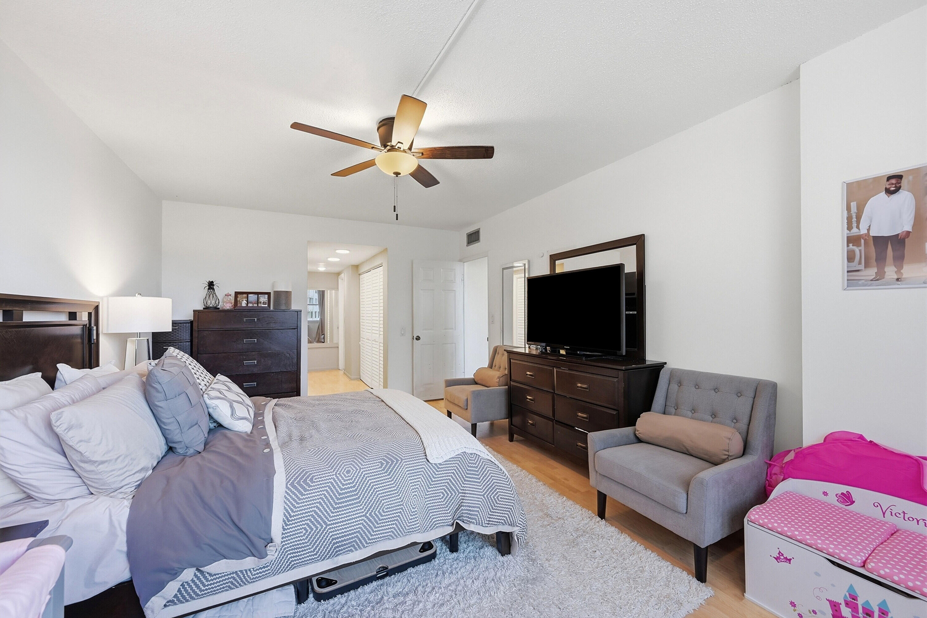 HILLCREST NO 21 CONDO - Residential