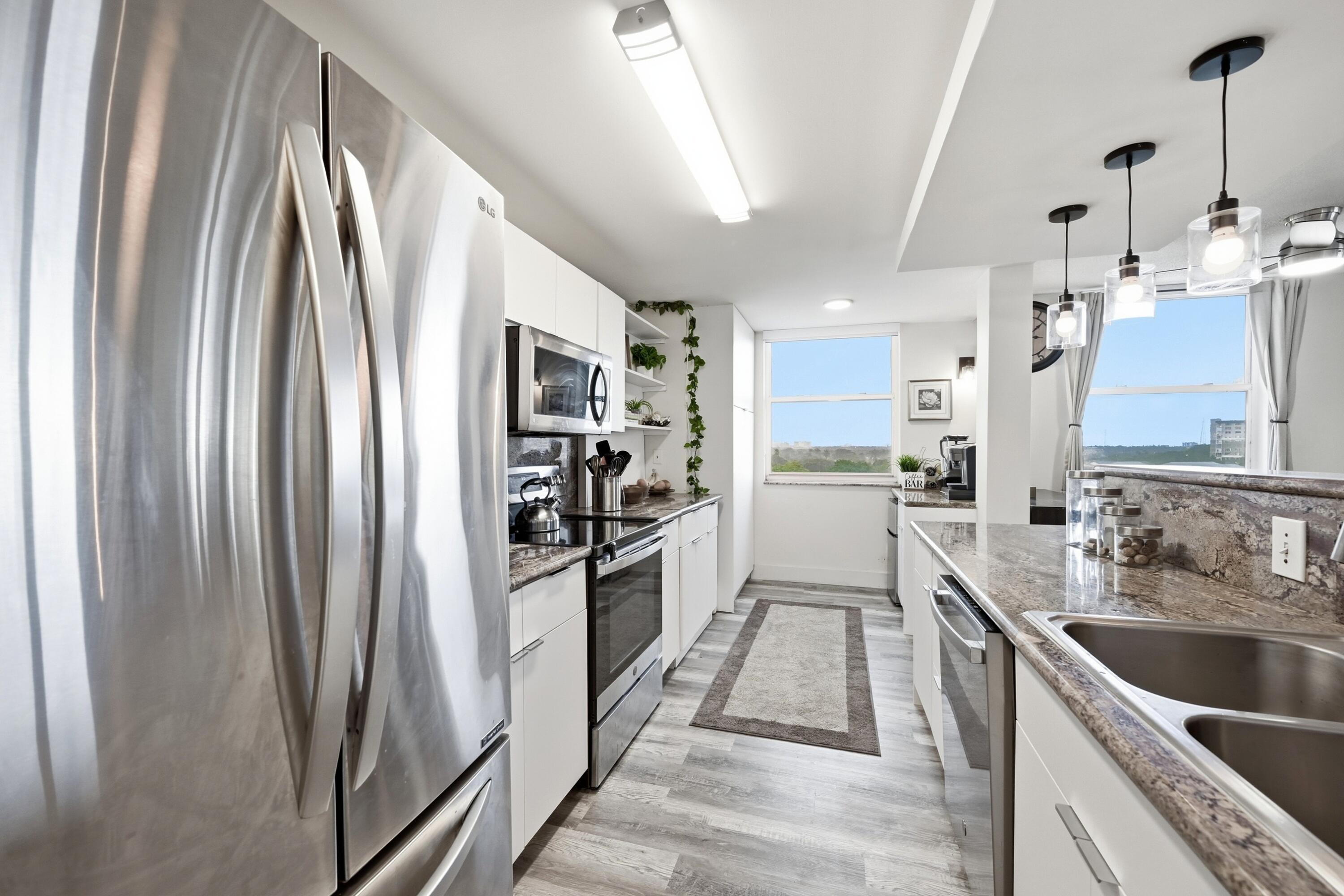 HILLCREST NO 21 CONDO - Residential
