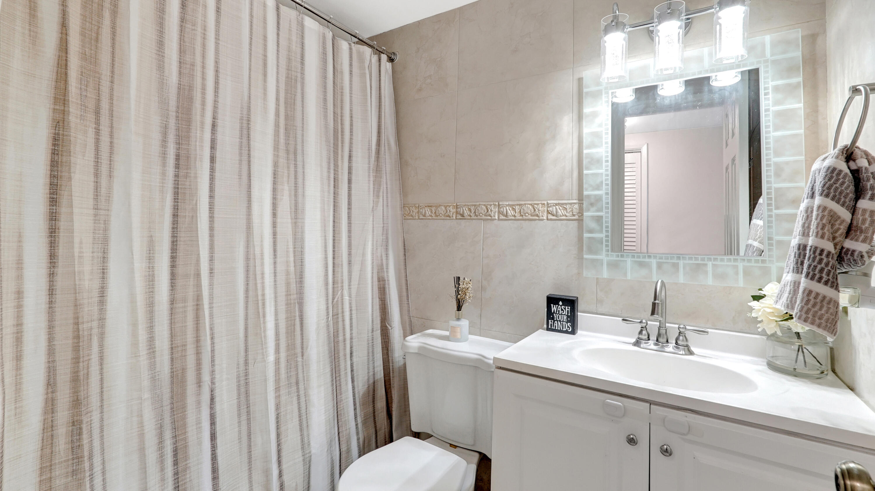 HILLCREST NO 21 CONDO - Residential