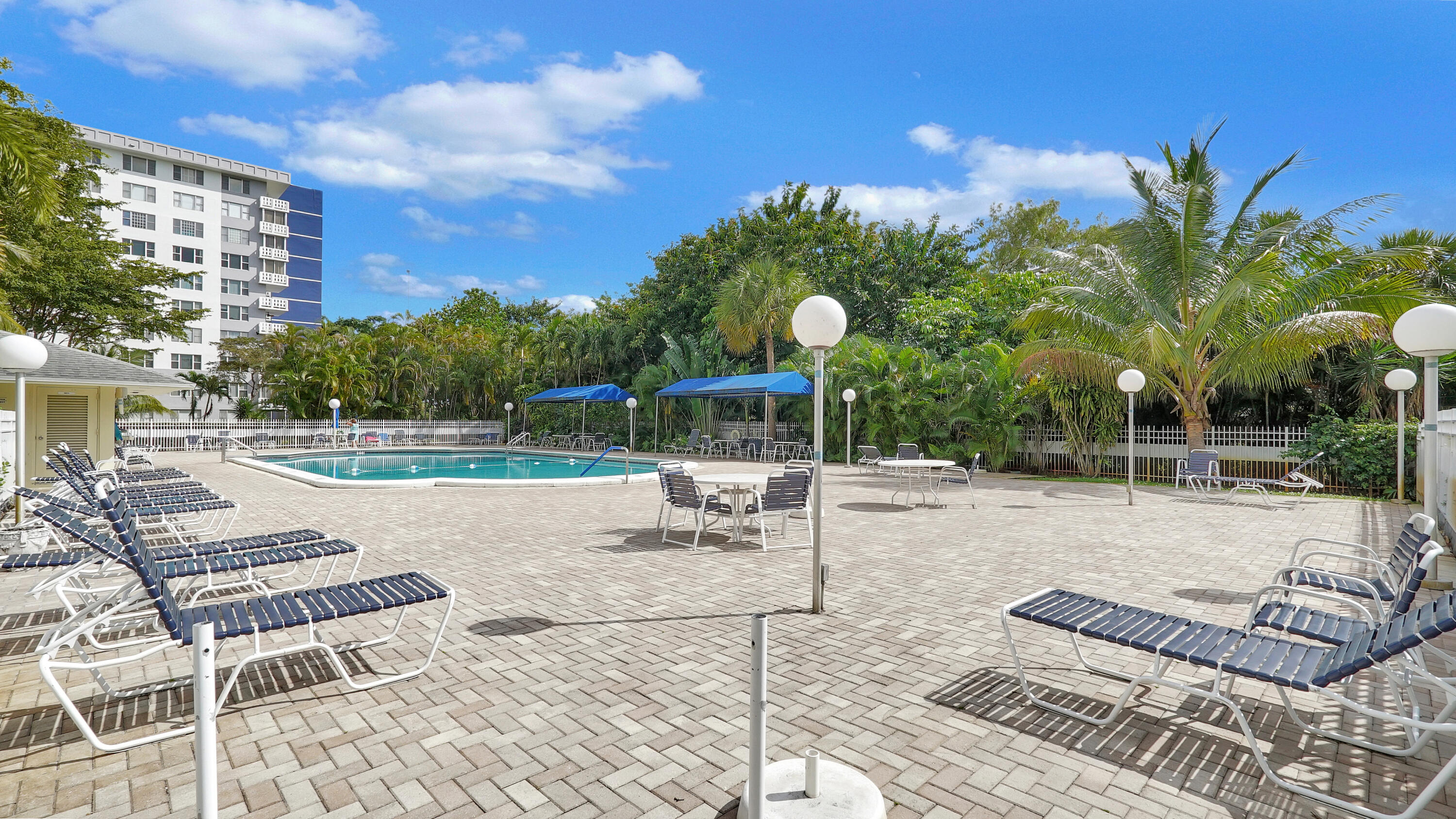 HILLCREST NO 21 CONDO - Residential