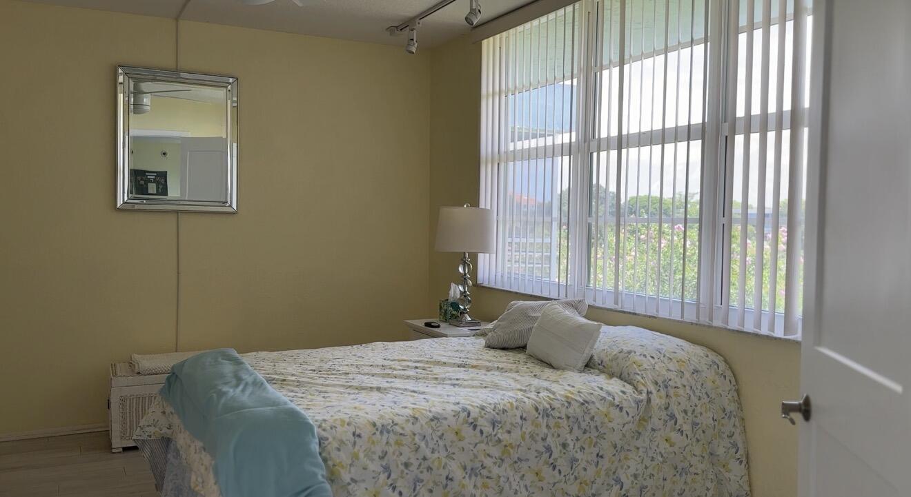 NO 122 PALM-AIRE COUNTRY CLUB - Residential