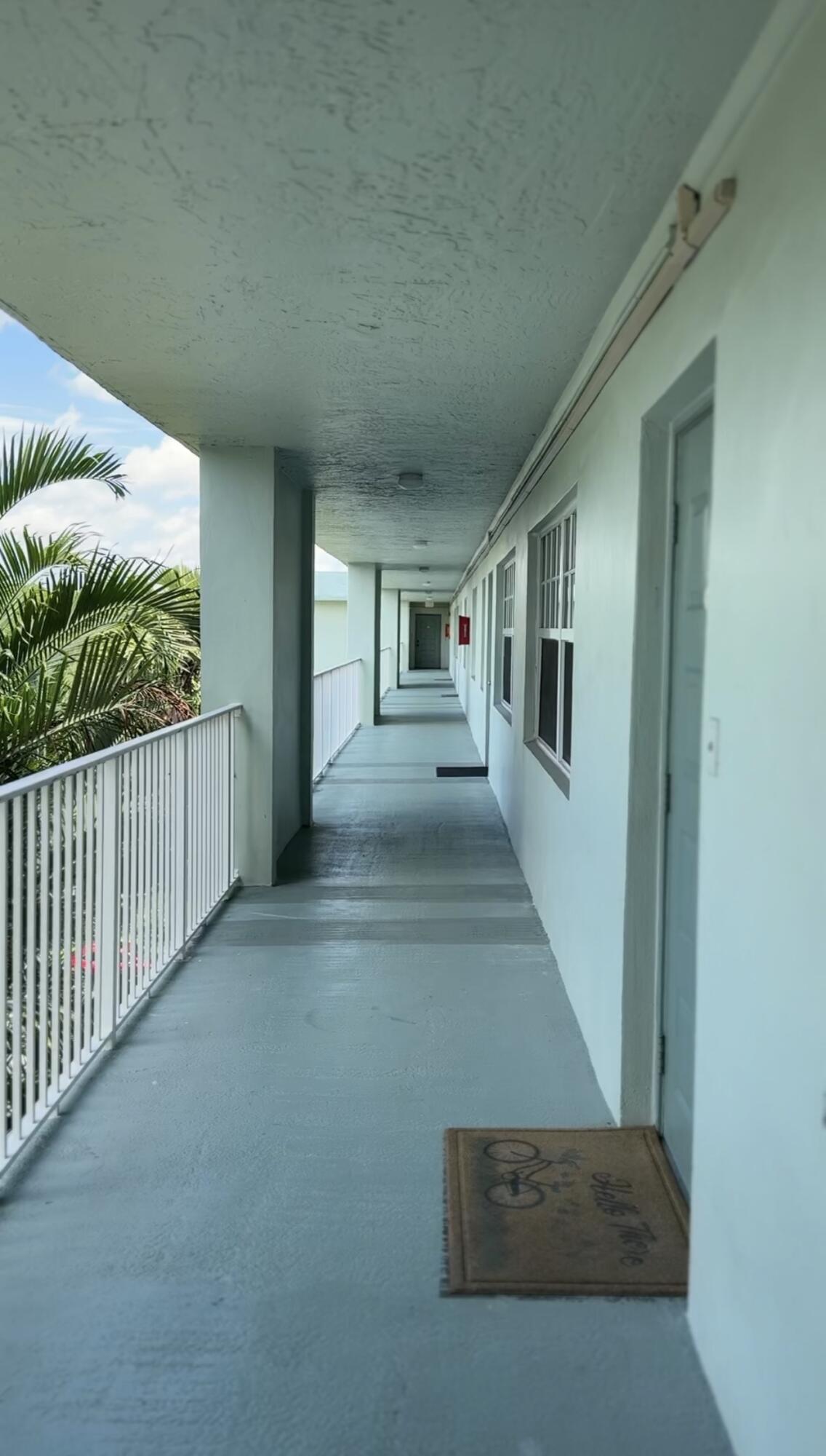 NO 122 PALM-AIRE COUNTRY CLUB - Residential