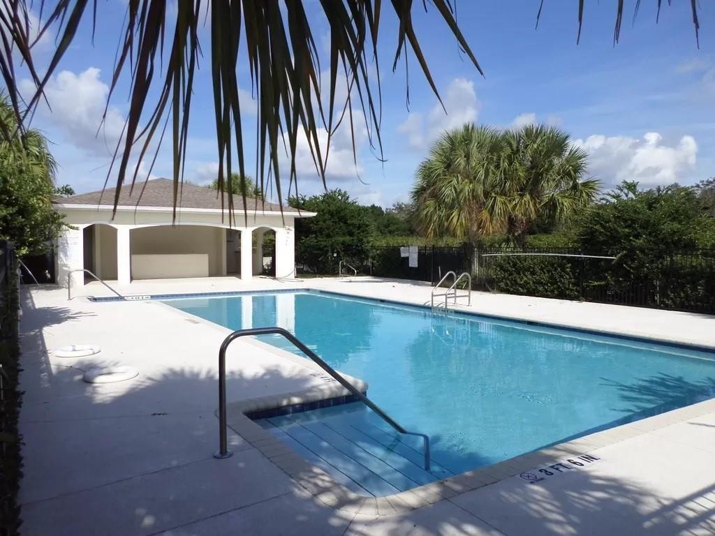 Las Villas At Kenilworth - Residential
