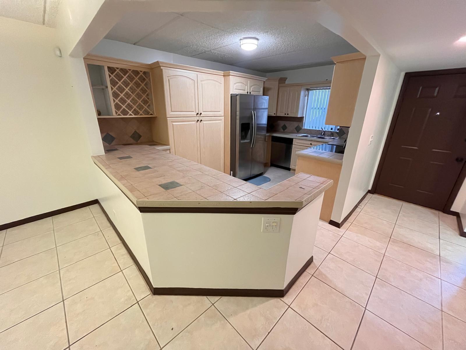 Lake Shore Heights Condo - Residential