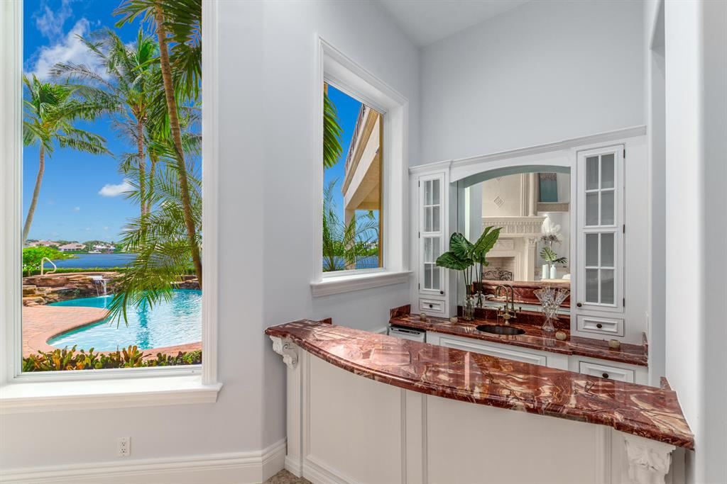 ADMIRALS COVE - Residential